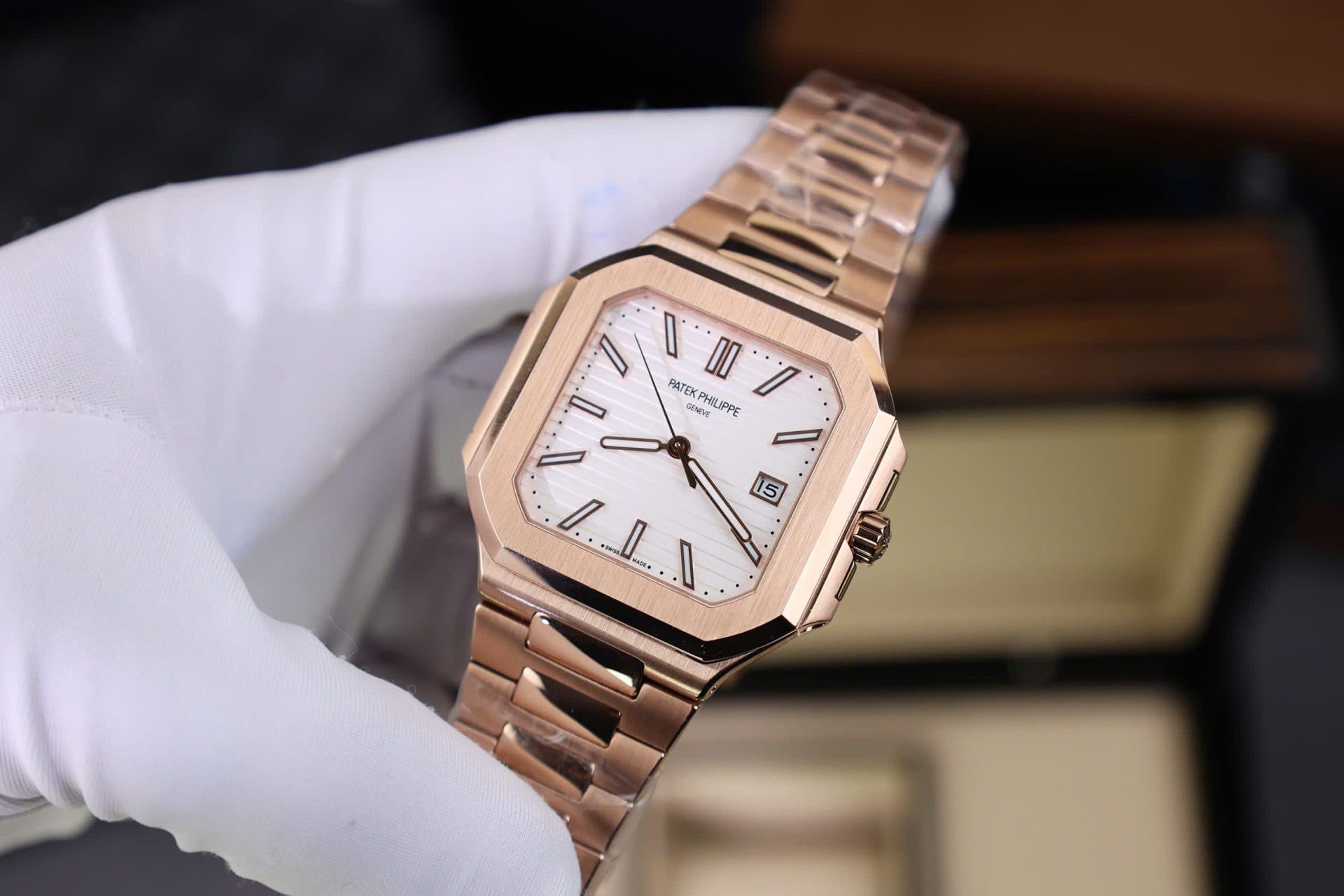 Dong-Ho-Patek-Philippe-Cubitus-5821-Mat-Trang-Rep-Cao-Cap-Xuong-TW-45mm-4-1