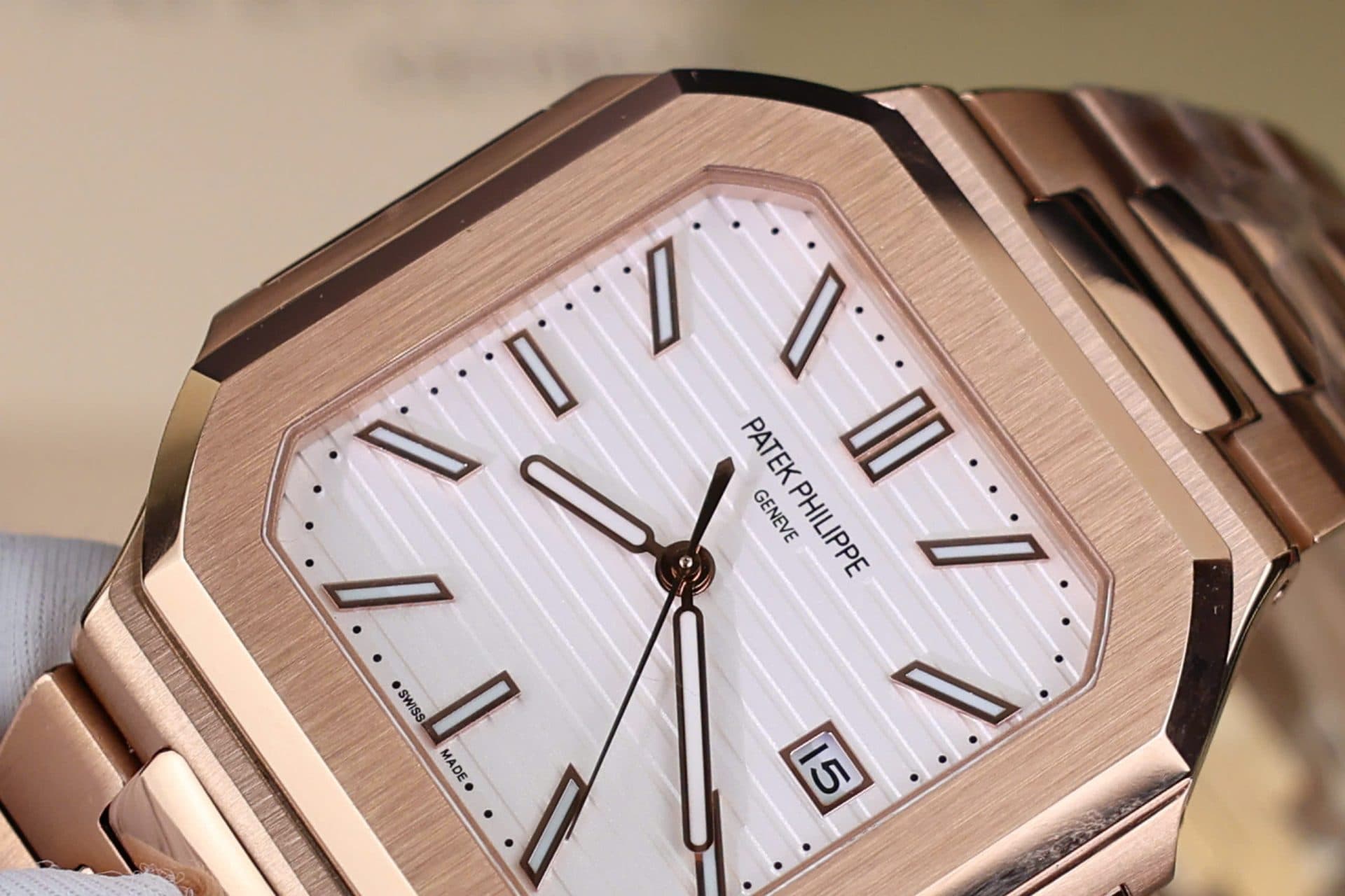 Dong-Ho-Patek-Philippe-Cubitus-5821-Mat-Trang-Rep-Cao-Cap-Xuong-TW-45mm-6-1