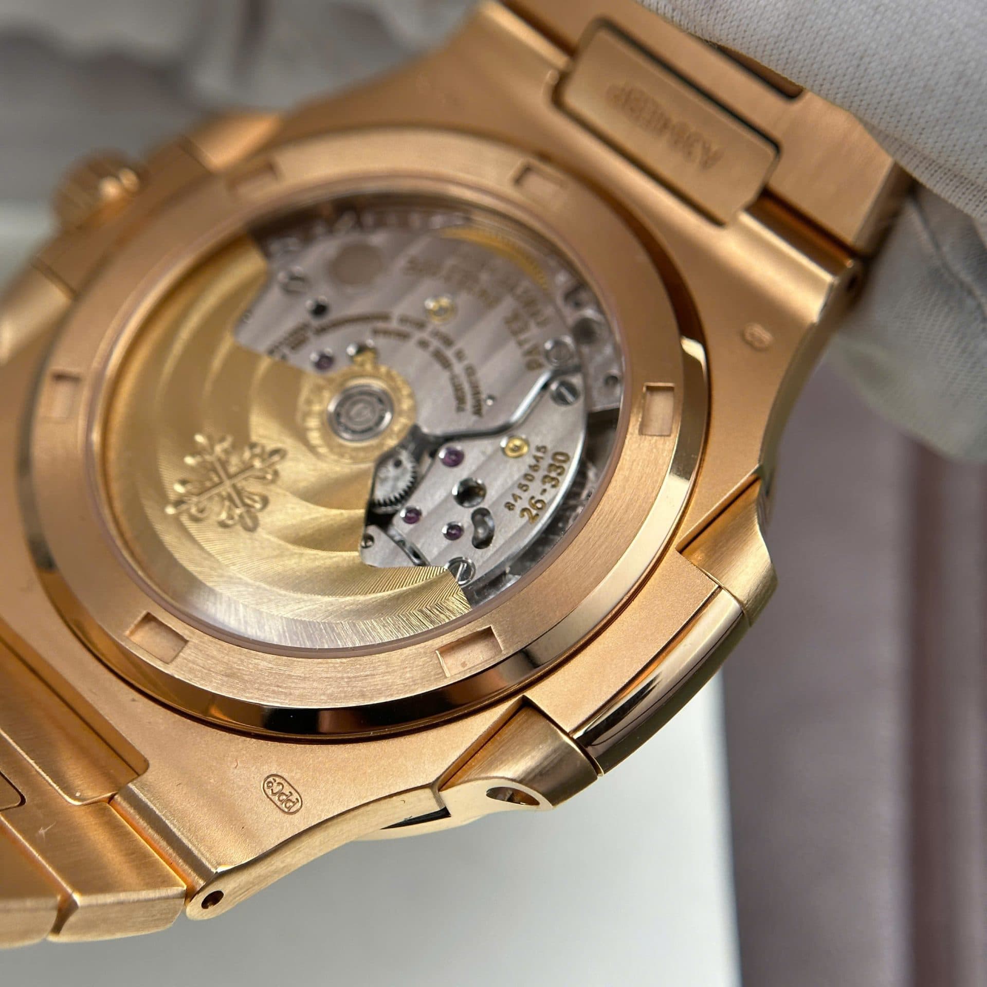Dong-Ho-Patek-Philippe-Nautilus-5711-Boc-Vang-18K-Tinh-Chinh-Full-Options-40mm-11-1