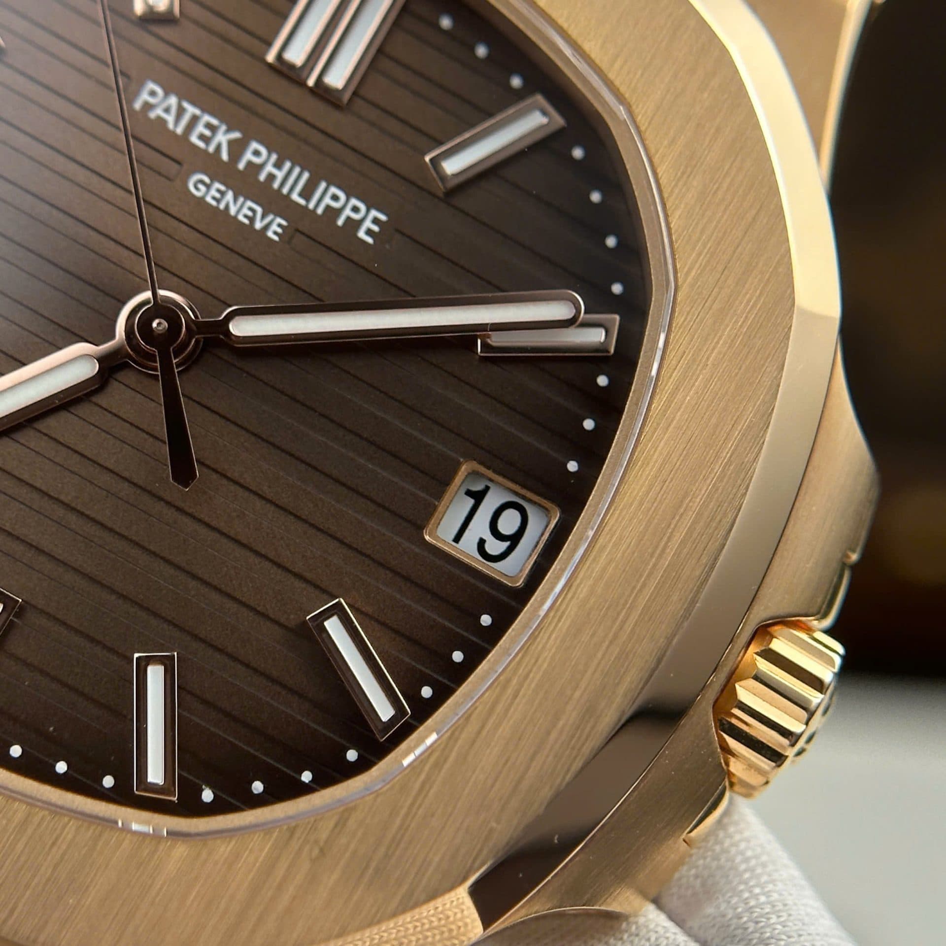 Dong-Ho-Patek-Philippe-Nautilus-5711-Boc-Vang-18K-Tinh-Chinh-Full-Options-40mm-12-1