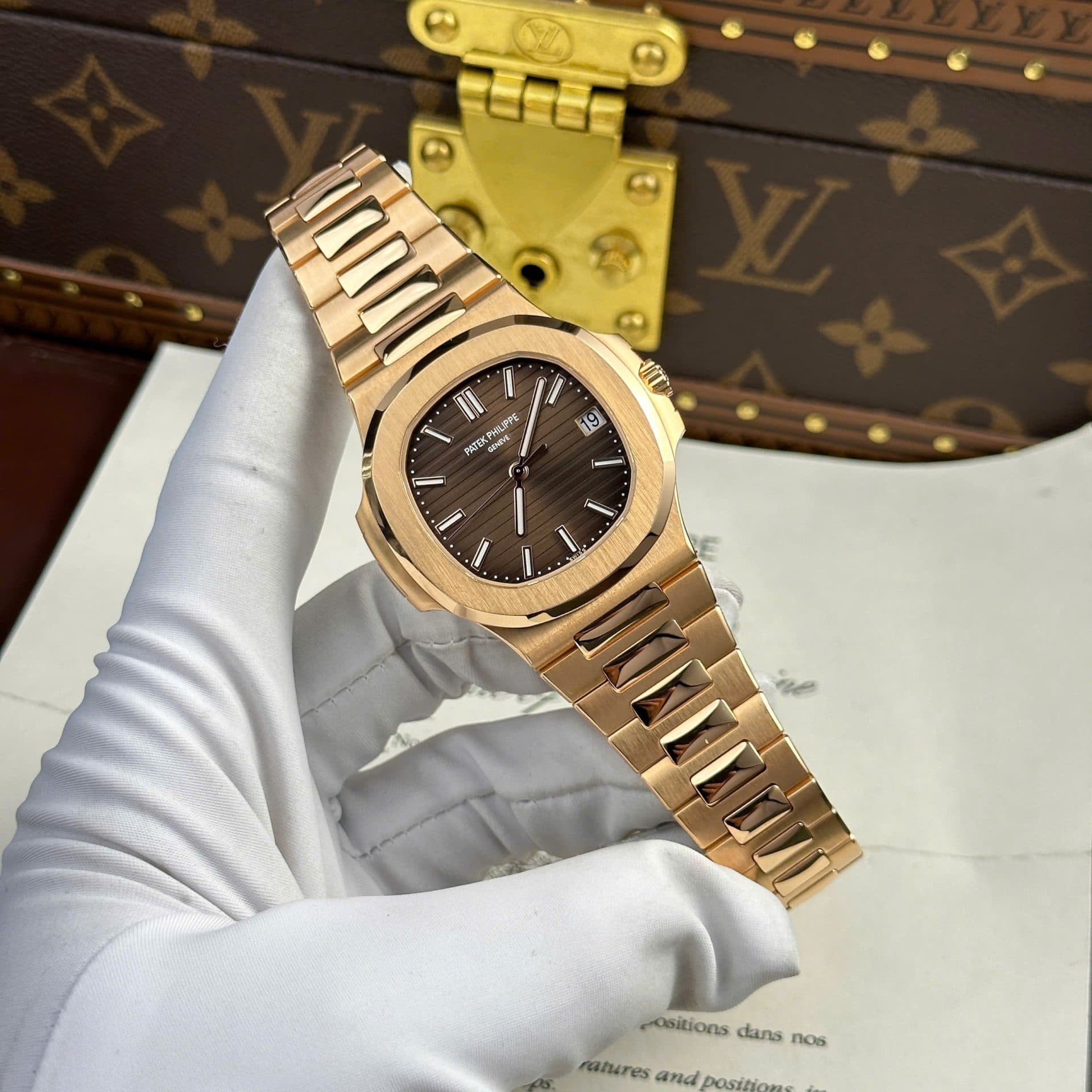 Dong-Ho-Patek-Philippe-Nautilus-5711-Boc-Vang-18K-Tinh-Chinh-Full-Options-40mm-13-1