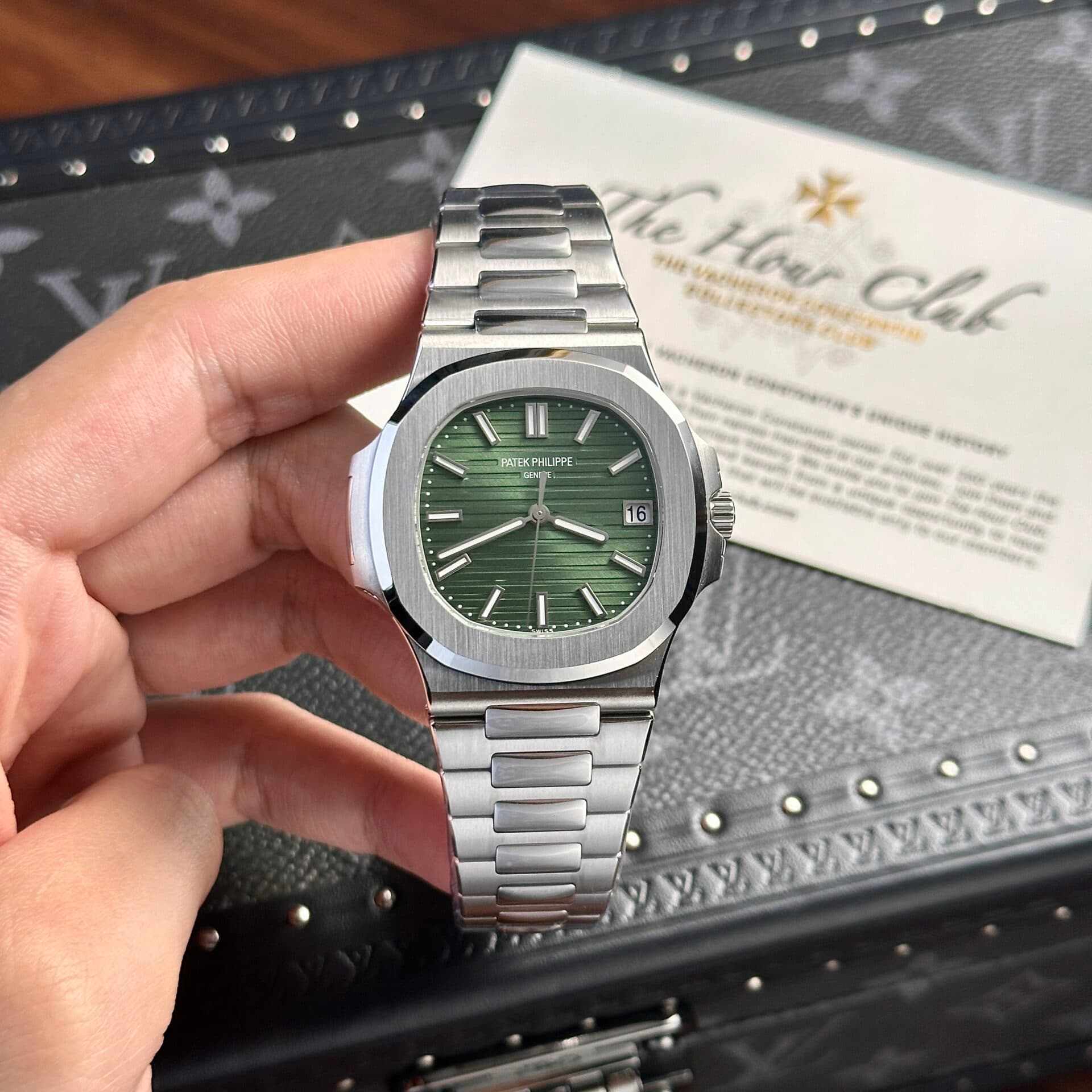 Dong-Ho-Patek-Philippe-Nautilus-5711-Green-Dial-Replica-11-Nha-May-3K-40mm-4-1