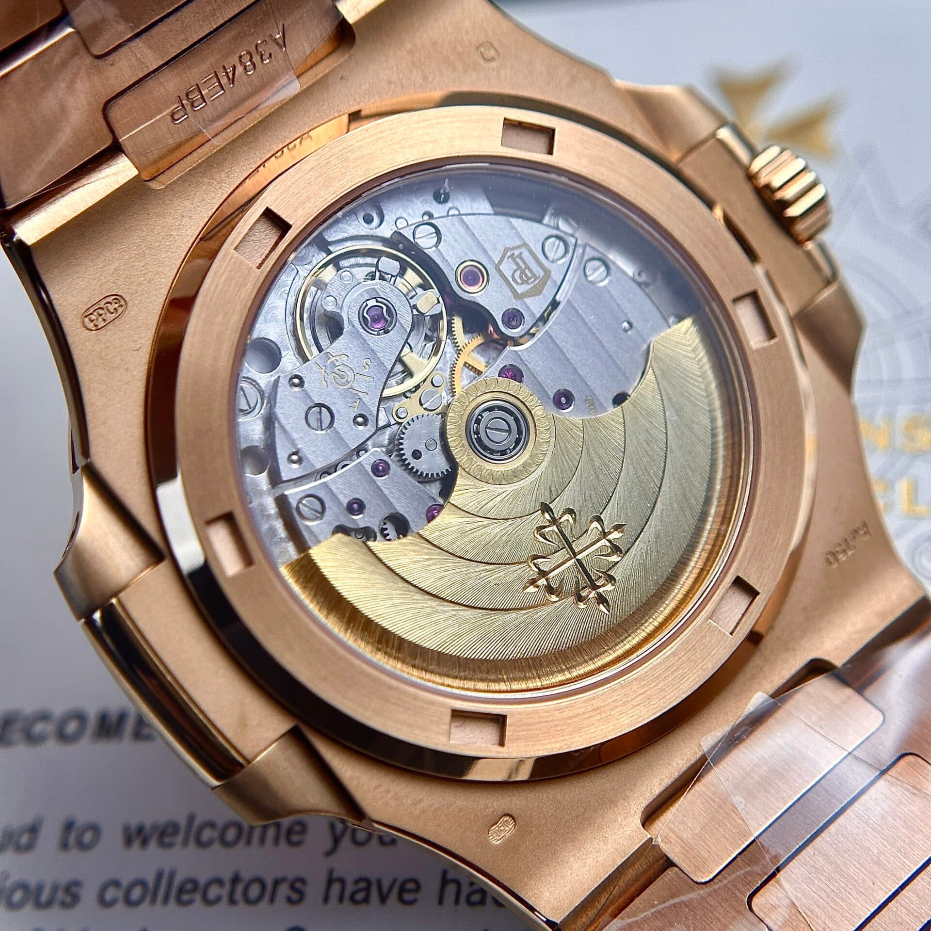 Dong-Ho-Patek-Philippe-Nautilus-5711-Mat-Nau-Vo-Vang-Hong-3K-Factory-40mm-1-1