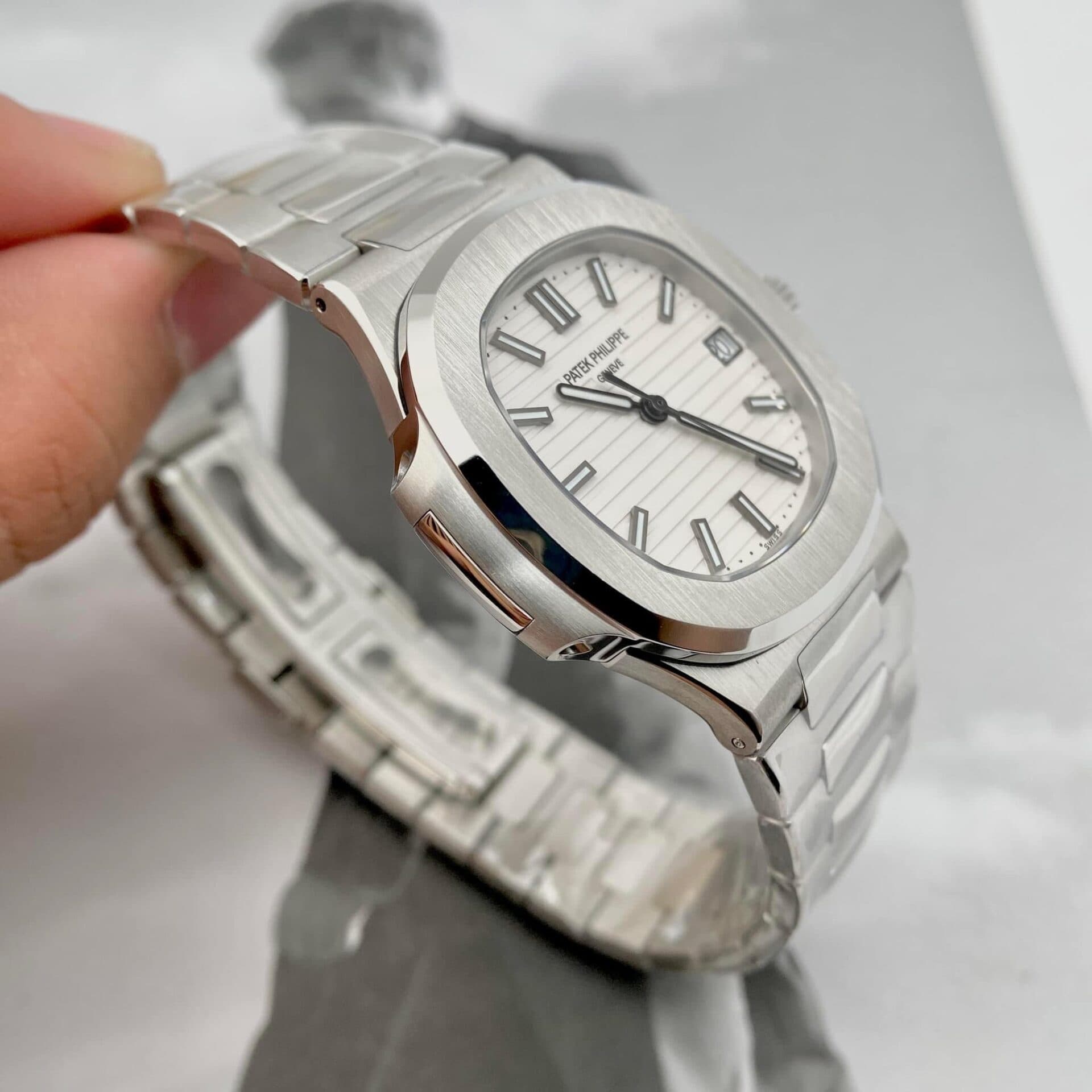 Dong-Ho-Patek-Philippe-Nautilus-5711-Mat-Trang-Replica-3KF-40mm-5-1