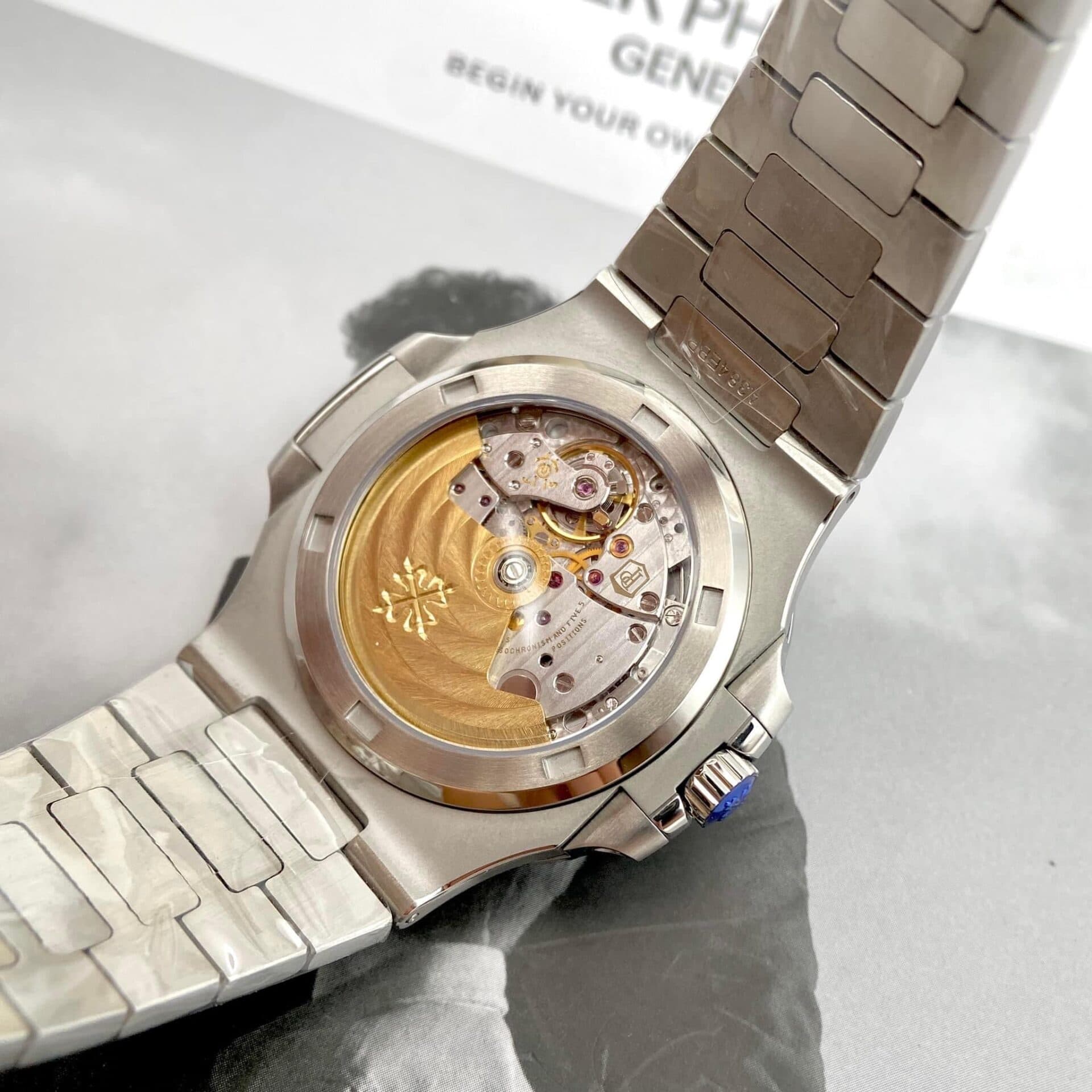 Dong-Ho-Patek-Philippe-Nautilus-5711-Mat-Trang-Replica-3KF-40mm-7-1