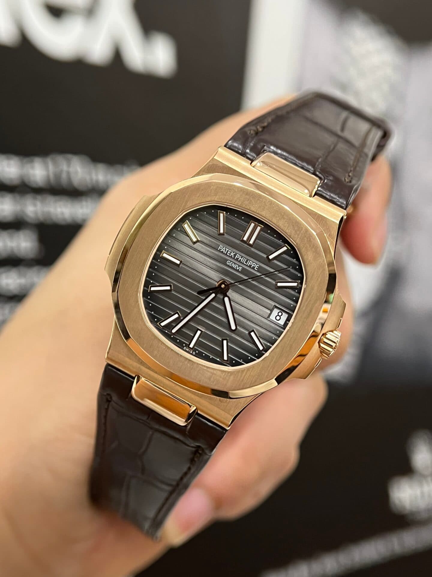 Dong-Ho-Patek-Philippe-Nautilus-5711-Rose-Gold-Nha-May-3K-40mm-5-1