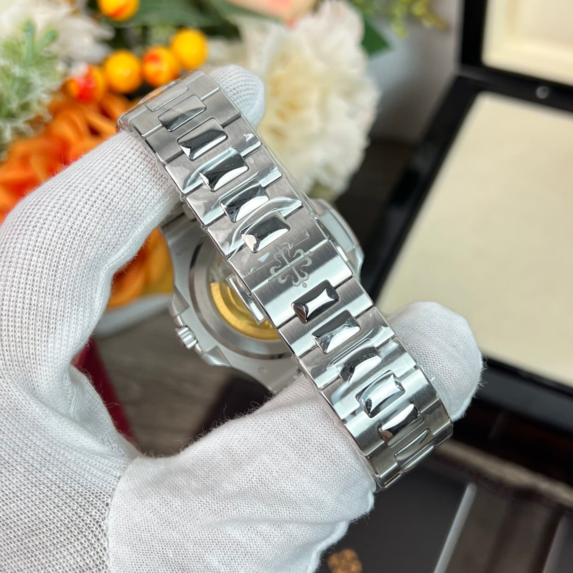 Dong-Ho-Patek-Philippe-Nautilus-5711-Tinh-Chinh-Full-Like-Auth-40mm-3-1