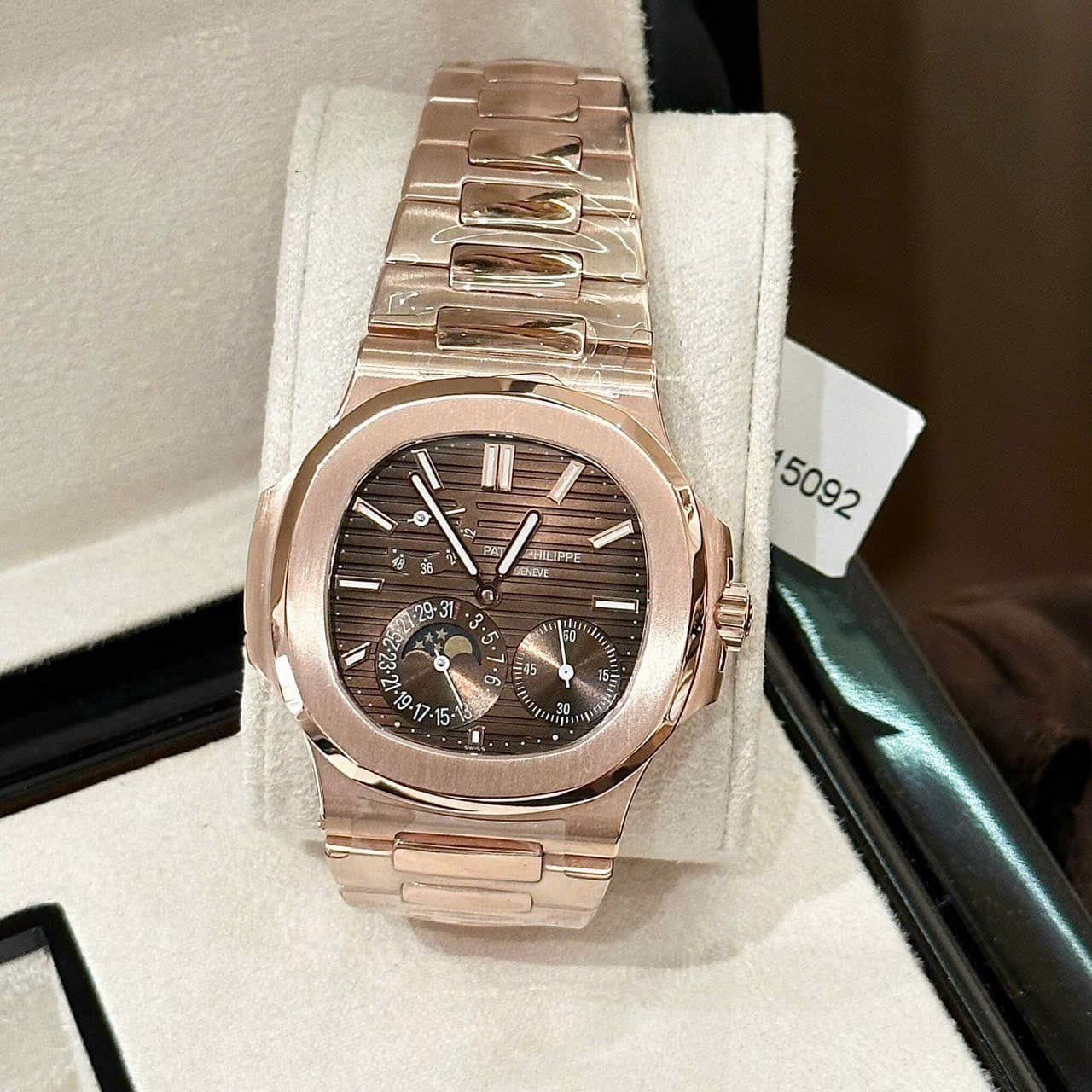 Dong-Ho-Patek-Philippe-Nautilus-5712-Boc-Vang-Mat-Chocolate-GRF-40mm-6-1