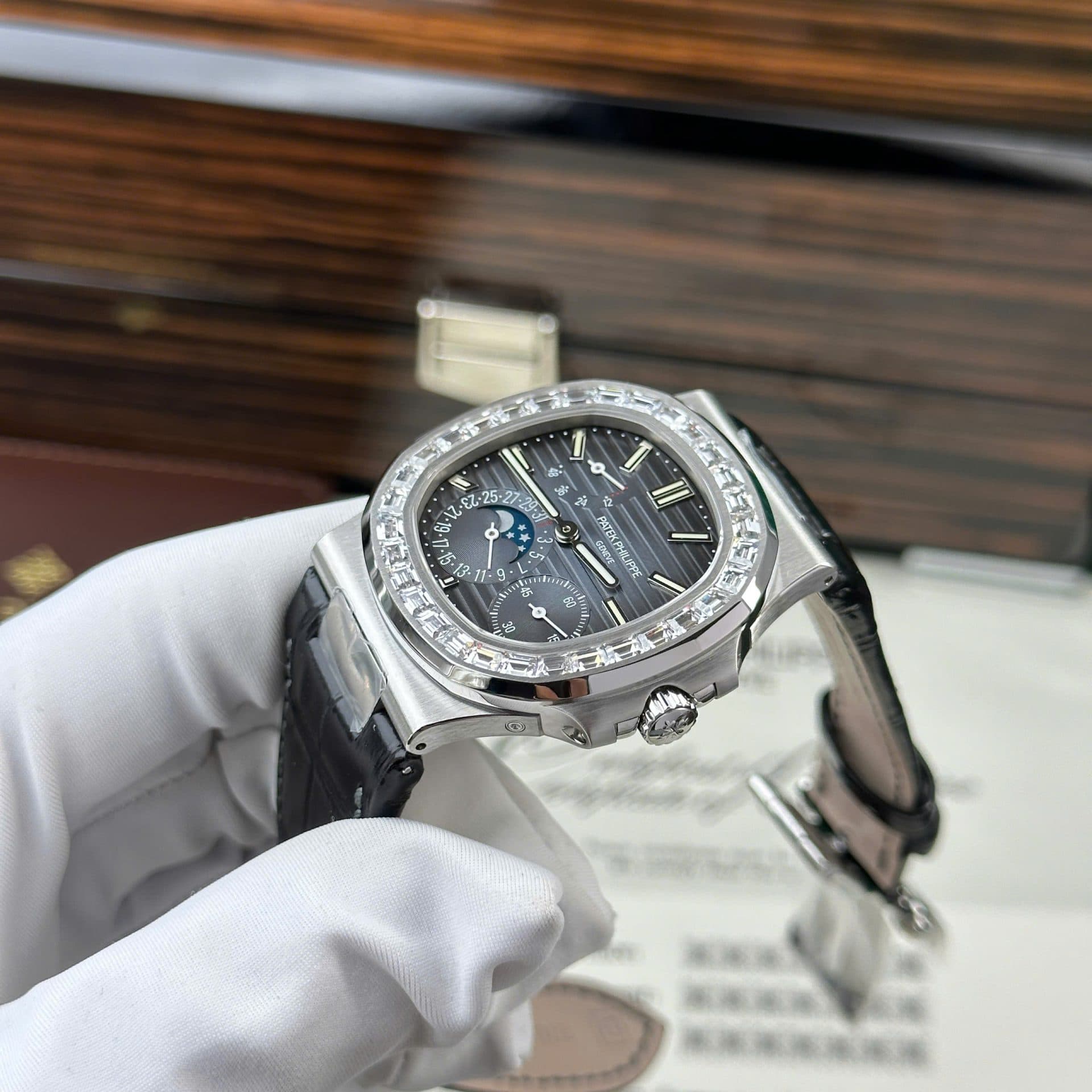 Dong-Ho-Patek-Philippe-Nautilus-5722-Replica-11-Mat-Xanh-Dinh-Da-Baguette-PPF-Factory-40mm-8-1