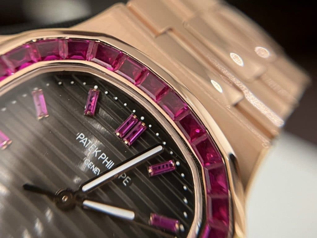 Dong-Ho-Patek-Philippe-Nautilus-5723-Boc-Vang-Do-Da-Ruby-Do-Tong-Hop-10-1