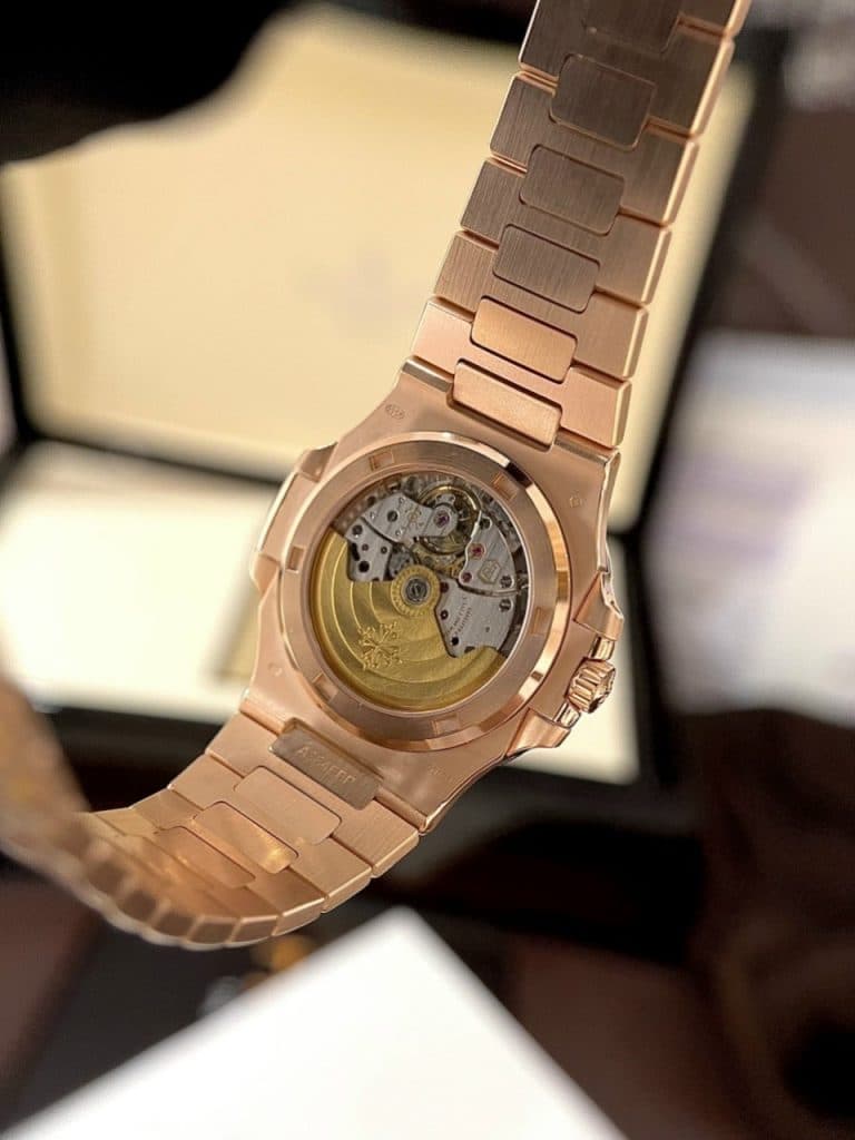 Dong-Ho-Patek-Philippe-Nautilus-5723-Boc-Vang-Do-Da-Ruby-Do-Tong-Hop-3-1