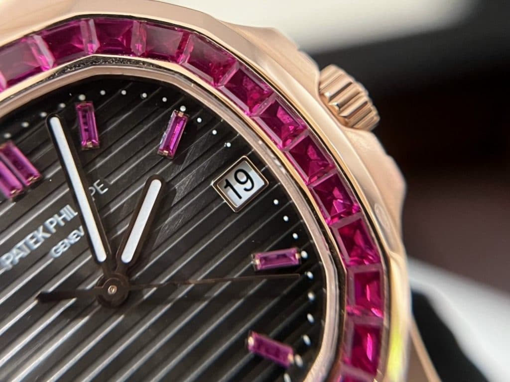 Dong-Ho-Patek-Philippe-Nautilus-5723-Boc-Vang-Do-Da-Ruby-Do-Tong-Hop-9-1