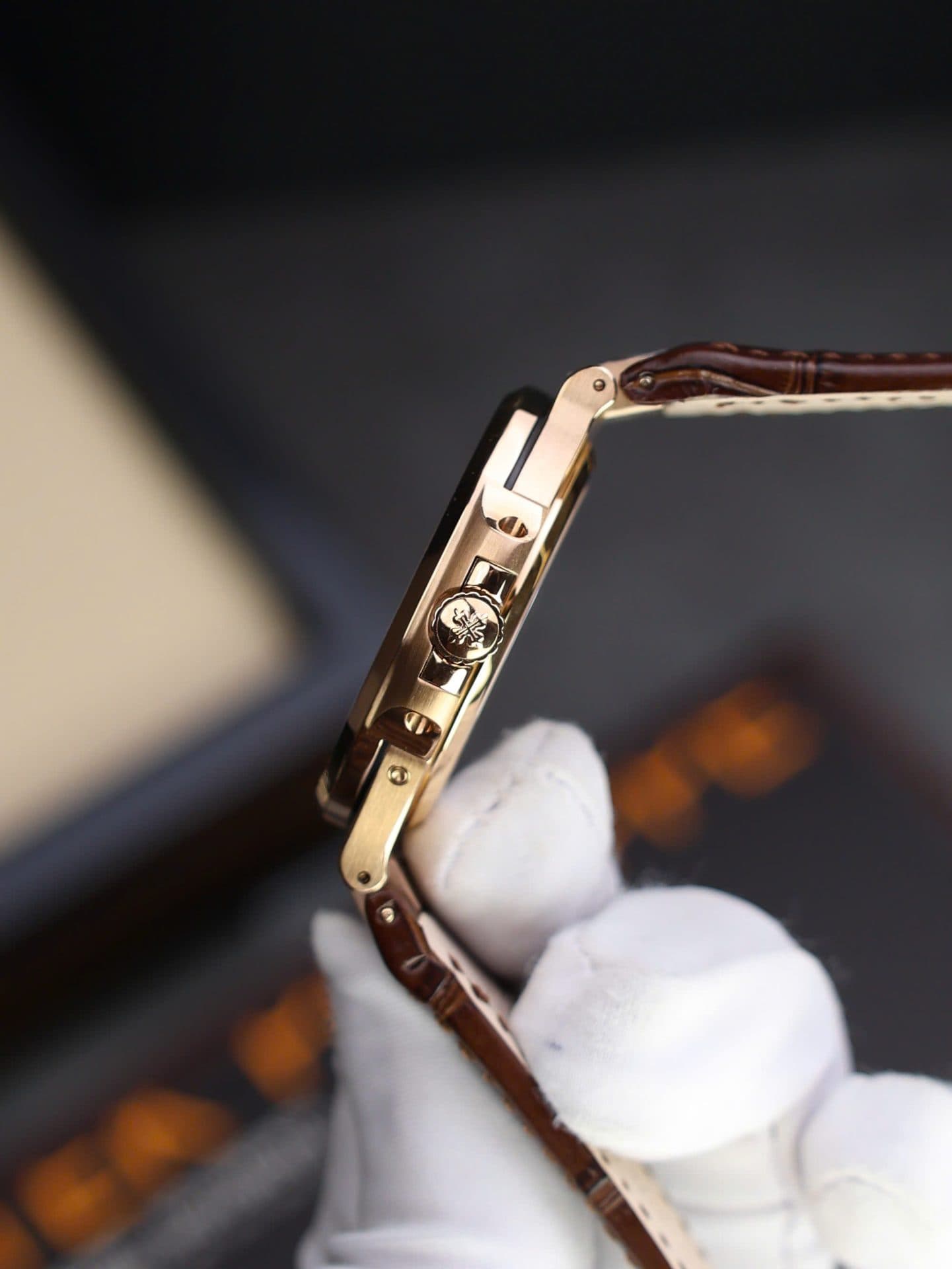 Dong-Ho-Patek-Philippe-Nautilus-5724-Rep-11-Ma-Vang-Hong-Chay-Full-Chuc-Nang-PPF-40mm-7-1