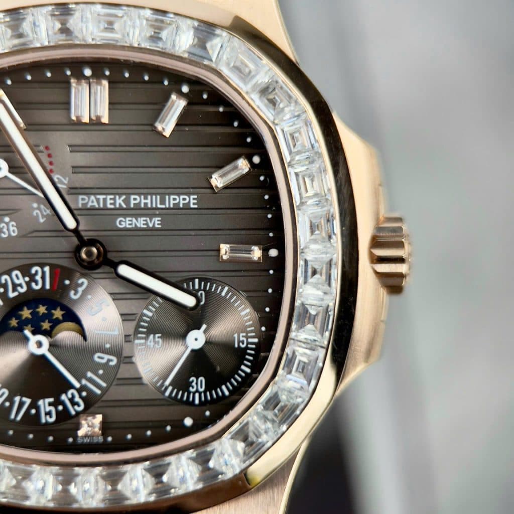 Dong-Ho-Patek-Philippe-Nautilus-5724R-Mat-Xam-Replica-11-Boc-Vang-Dinh-Kim-Cuong-Moissanite-Baguette-PPF-40mm-7-1