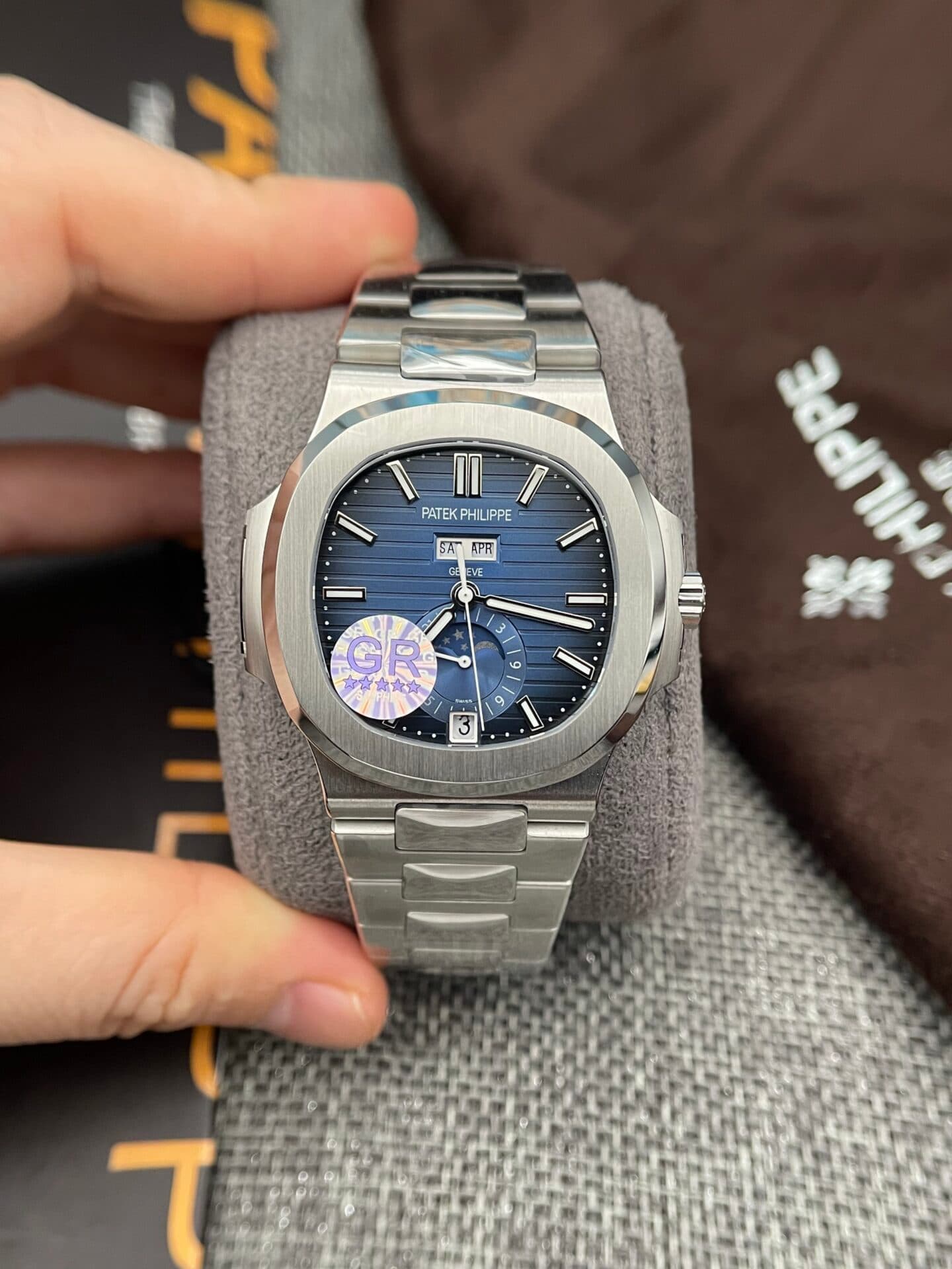 Dong-Ho-Patek-Philippe-Nautilus-5726-Super-Fake-11-Mat-Xanh-GRF-40mm-1-1