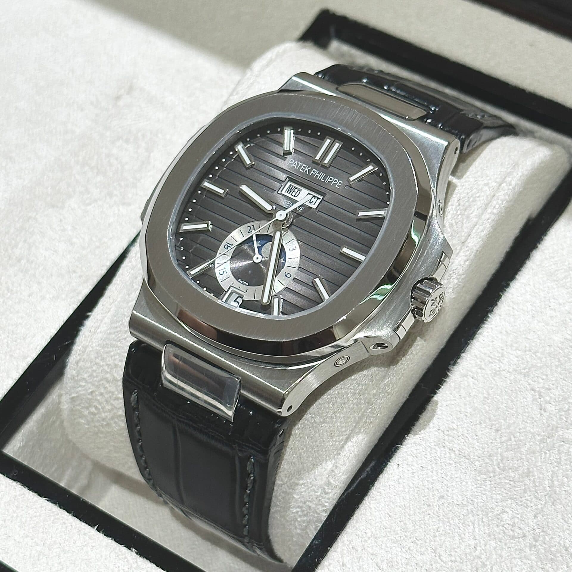 Dong-Ho-Patek-Philippe-Nautilus-5726G-PPF-Factory-40-3-1