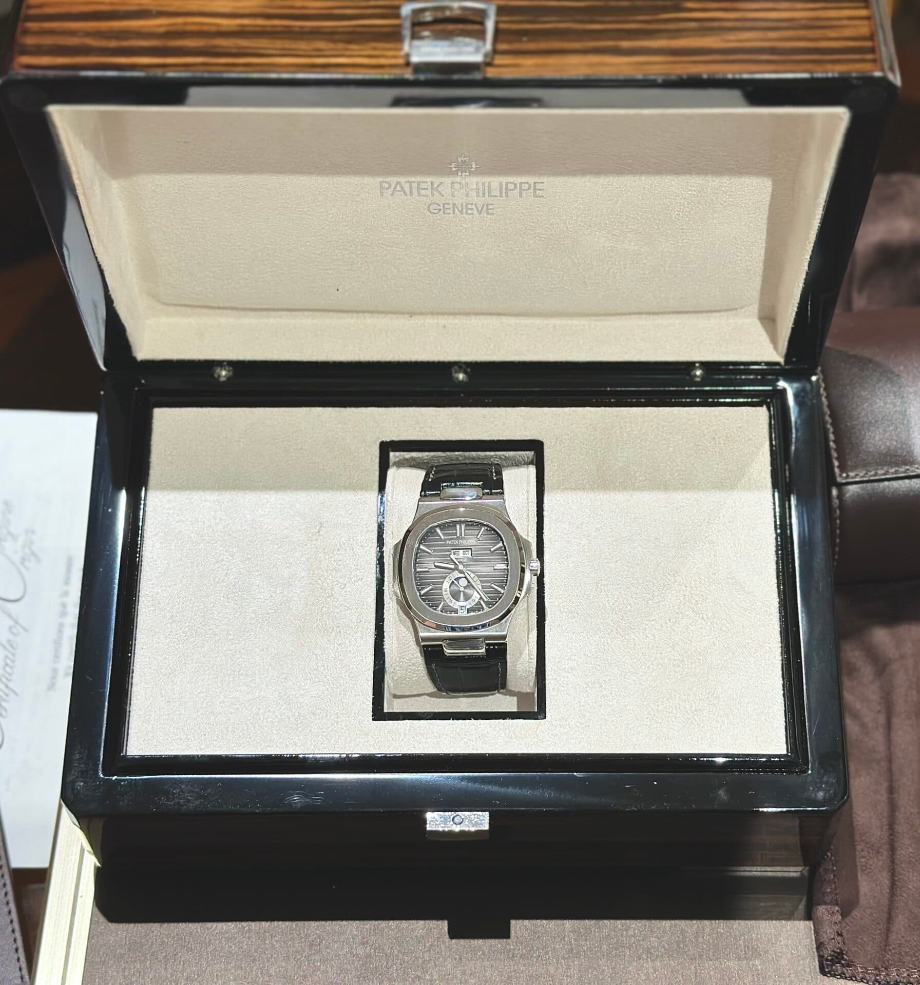 Dong-Ho-Patek-Philippe-Nautilus-5726G-PPF-Factory-40-5-1