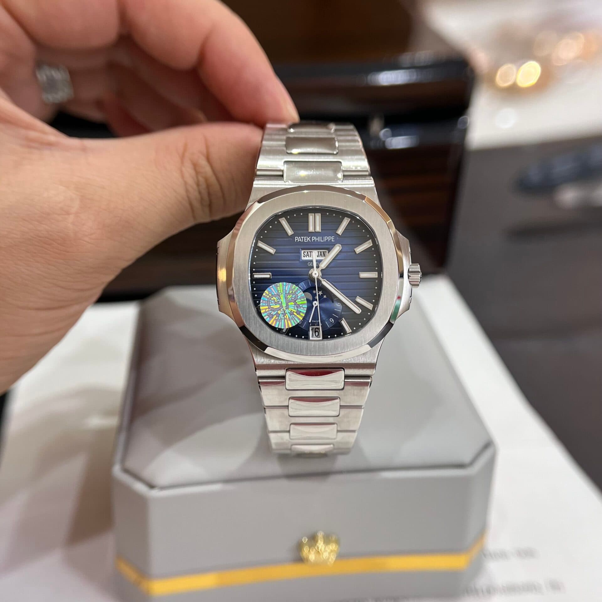 Dong-Ho-Patek-Philippe-Nautilus-5726G-Rep-11-Mat-Xanh-GRF-40-3-scaled-1