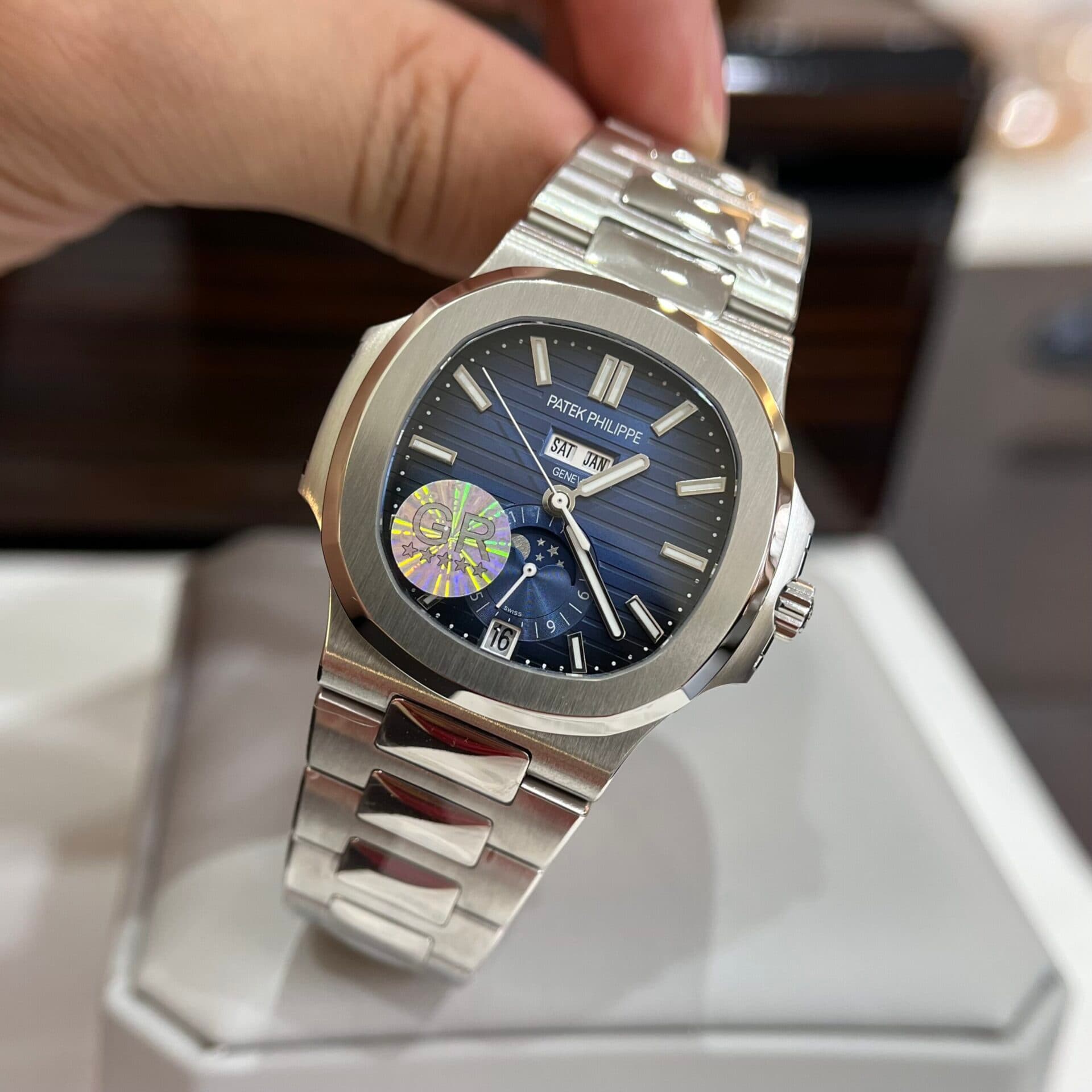 Dong-Ho-Patek-Philippe-Nautilus-5726G-Rep-11-Mat-Xanh-GRF-40-4-scaled-1