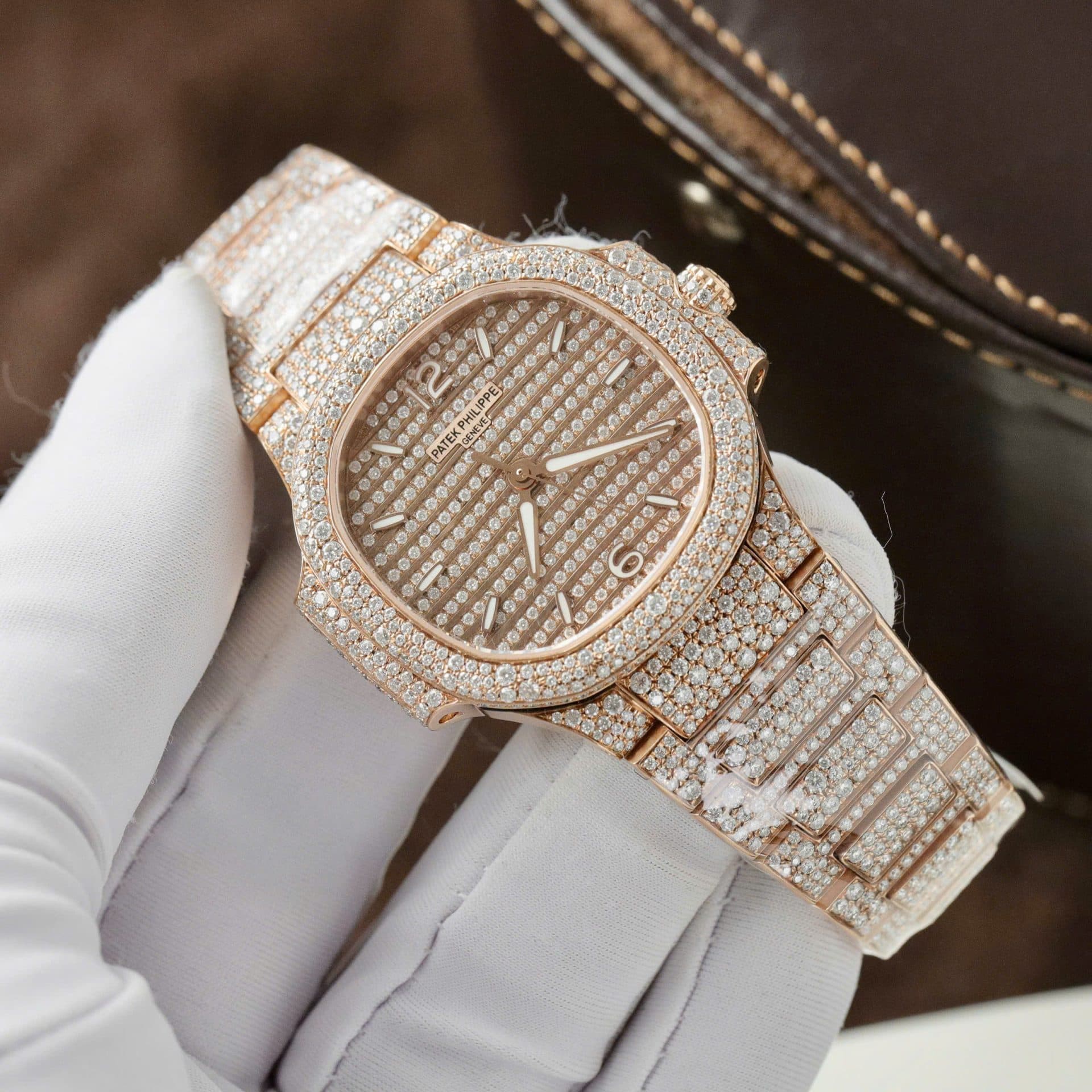 Dong-Ho-Patek-Philippe-Nautilus-7118-Che-Tac-Boc-Vang-Dinh-Kim-Cuong-Moissanite-35-3-1