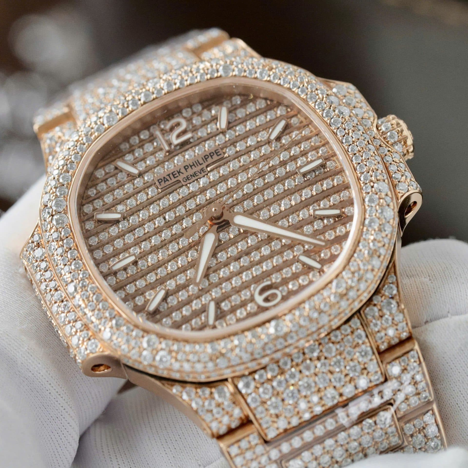 Dong-Ho-Patek-Philippe-Nautilus-7118-Che-Tac-Boc-Vang-Dinh-Kim-Cuong-Moissanite-35-5-1