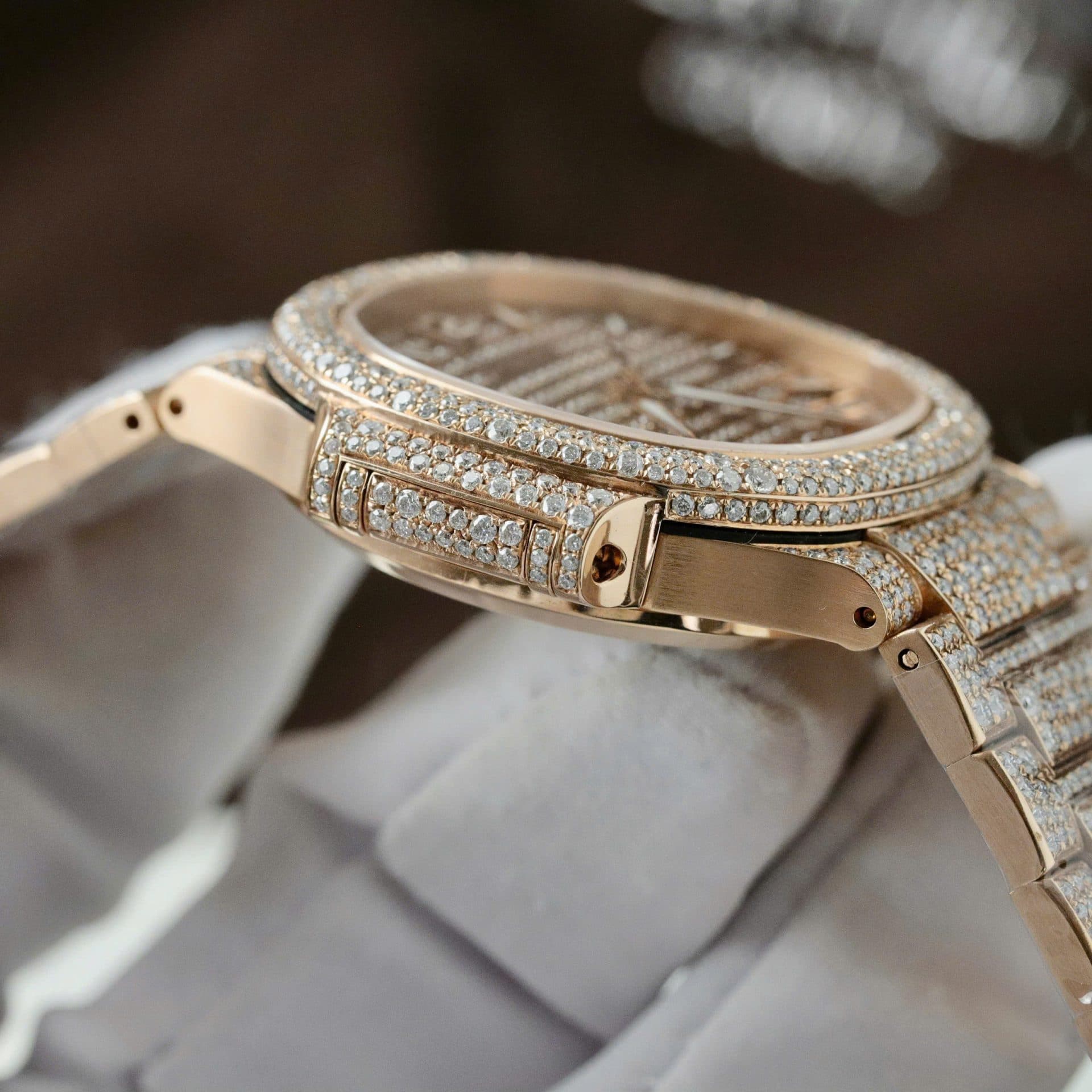 Dong-Ho-Patek-Philippe-Nautilus-7118-Che-Tac-Boc-Vang-Dinh-Kim-Cuong-Moissanite-35-9-1