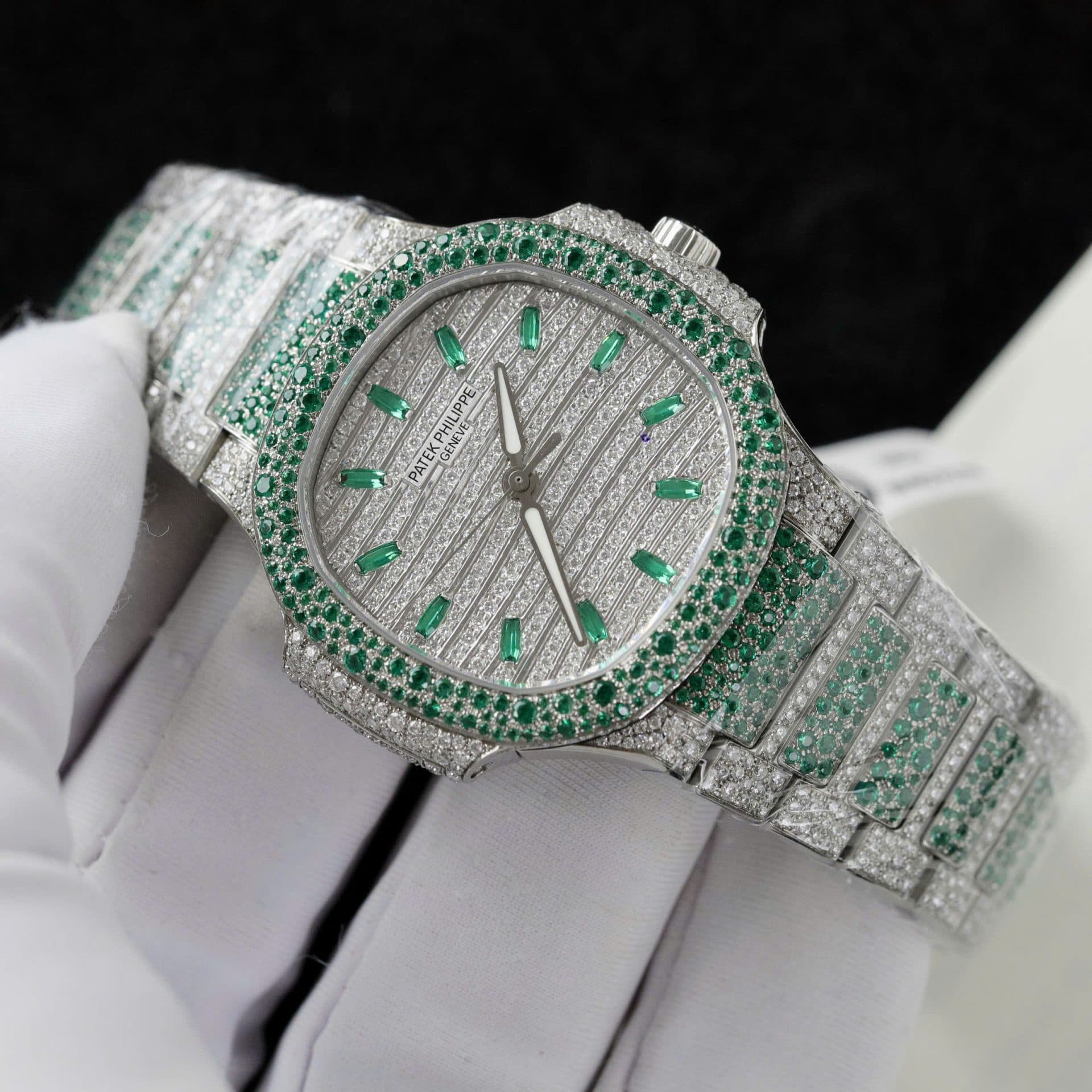 Dong-Ho-Patek-Philippe-Nautilus-7118-Che-Tac-Full-Moissanite-Hong-Kong-2-1