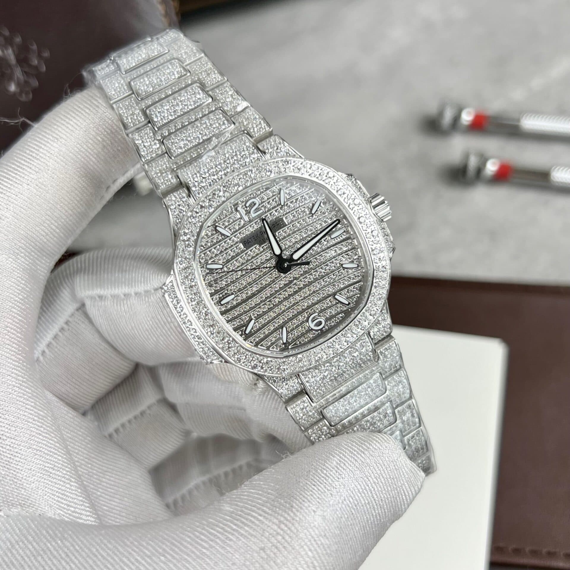 Dong-Ho-Patek-Philippe-Nautilus-7118-Dinh-Full-Da-Replica-11-35-1-1