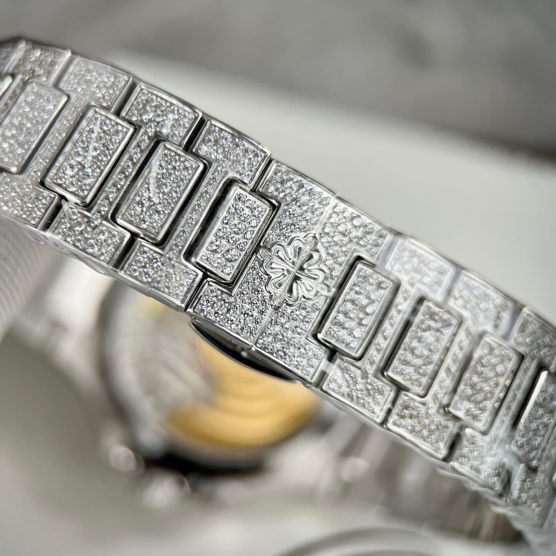 Dong-Ho-Patek-Philippe-Nautilus-7118-Dinh-Full-Da-Replica-11-35-11-1
