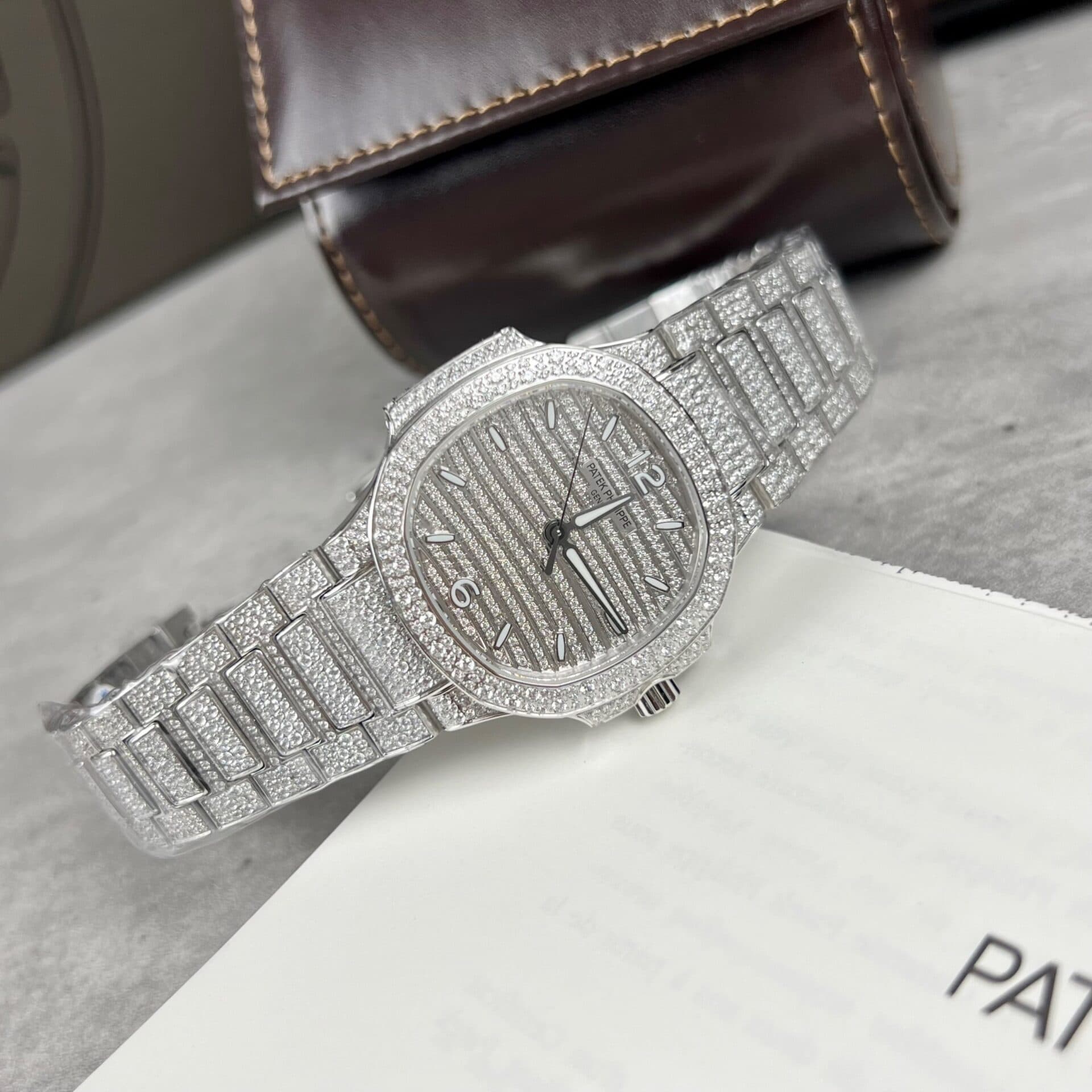 Dong-Ho-Patek-Philippe-Nautilus-7118-Dinh-Full-Da-Replica-11-35-2-1
