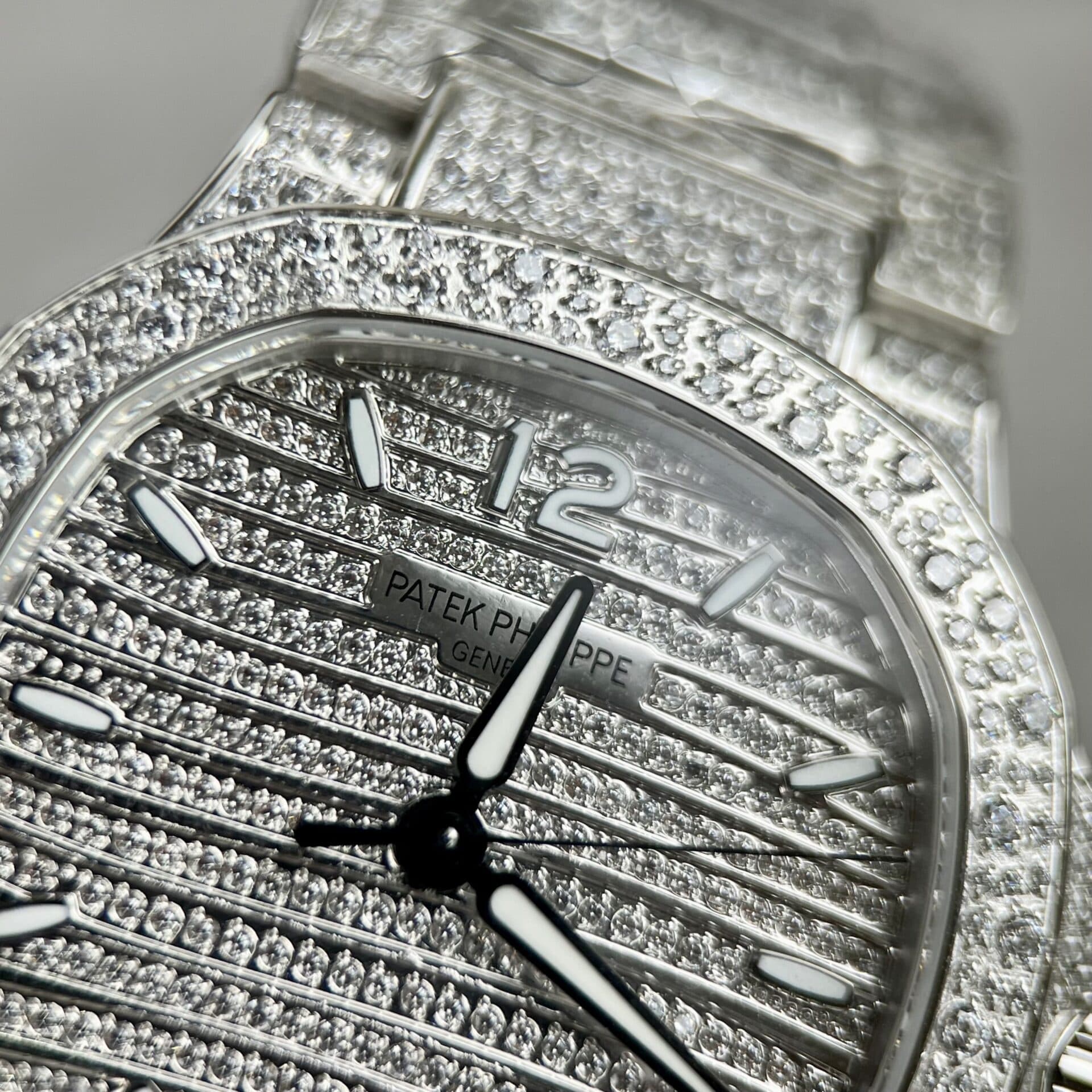 Dong-Ho-Patek-Philippe-Nautilus-7118-Dinh-Full-Da-Replica-11-35-4-1