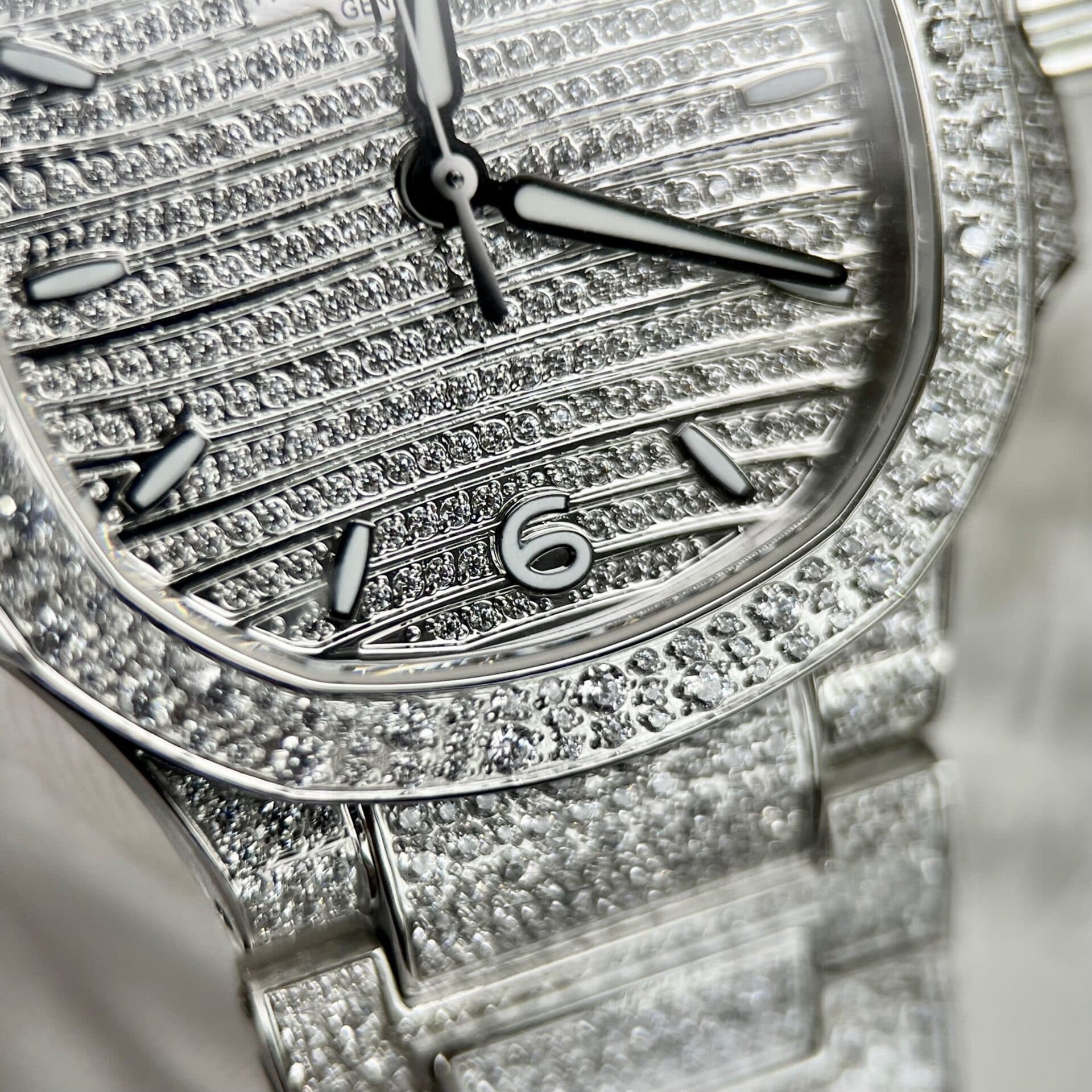 Dong-Ho-Patek-Philippe-Nautilus-7118-Dinh-Full-Da-Replica-11-35-6-1