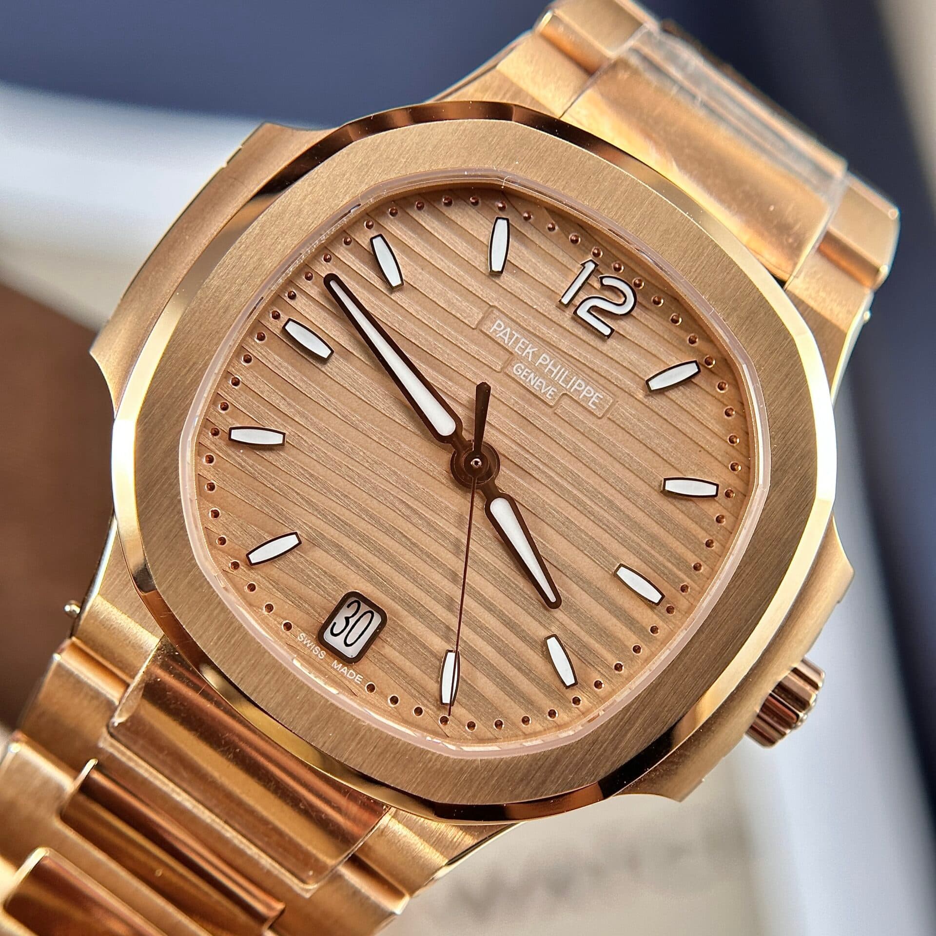 Dong-Ho-Patek-Philippe-Nautilus-7118-Replica-Mau-Vang-Hong-Nha-May-3K-5-1