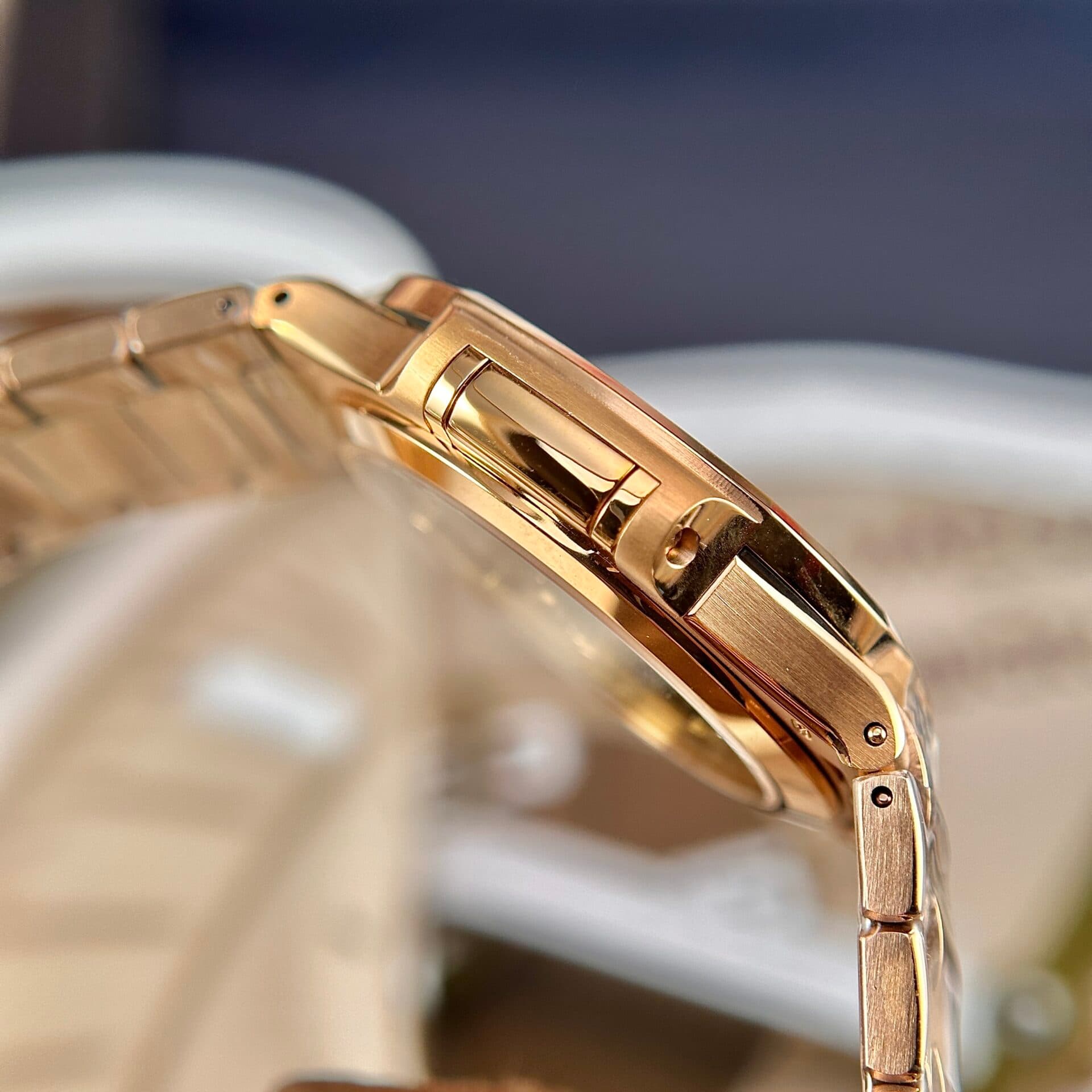 Dong-Ho-Patek-Philippe-Nautilus-7118-Replica-Mau-Vang-Hong-Nha-May-3K-9-1