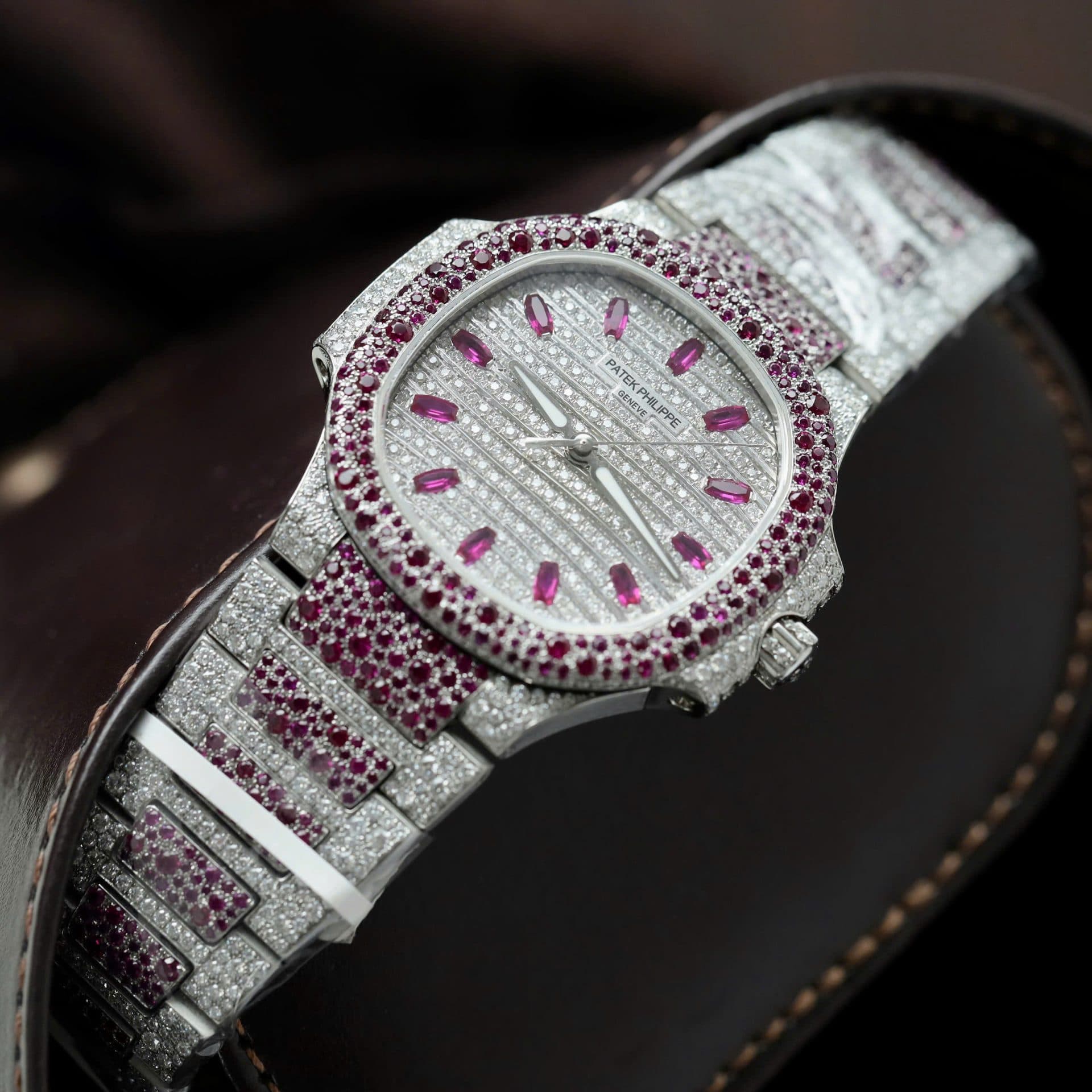 Dong-Ho-Patek-Philippe-Replica-11-Nautilus-Haute-Joaillerie-7118-Do-Full-Moissanite-35-2-1