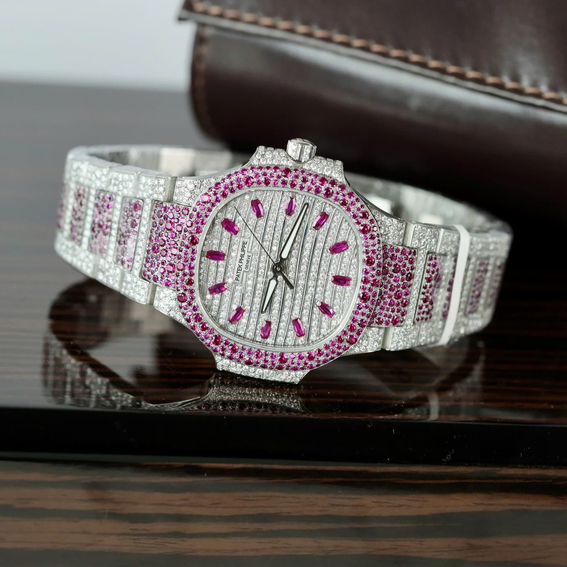 Dong-Ho-Patek-Philippe-Replica-11-Nautilus-Haute-Joaillerie-7118-Do-Full-Moissanite-35-3-1