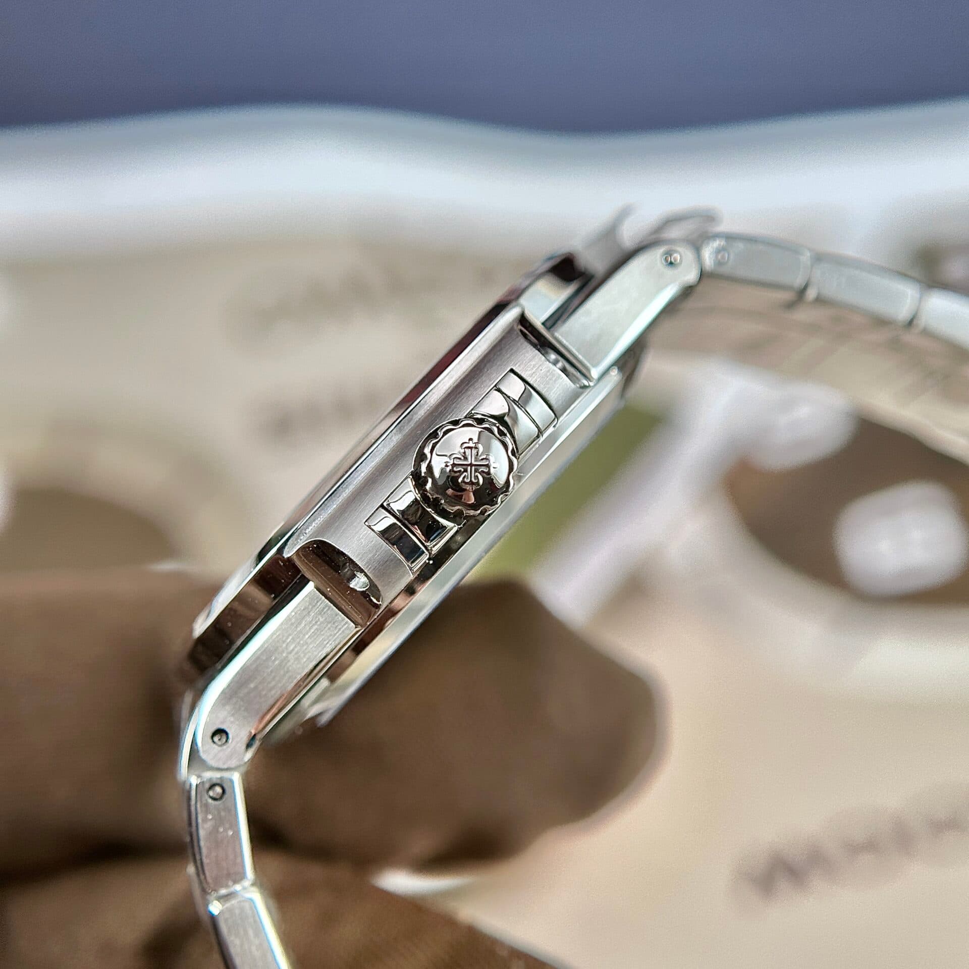 Dong-Ho-Patek-Philippe-Replica-Cao-Cap-2-1