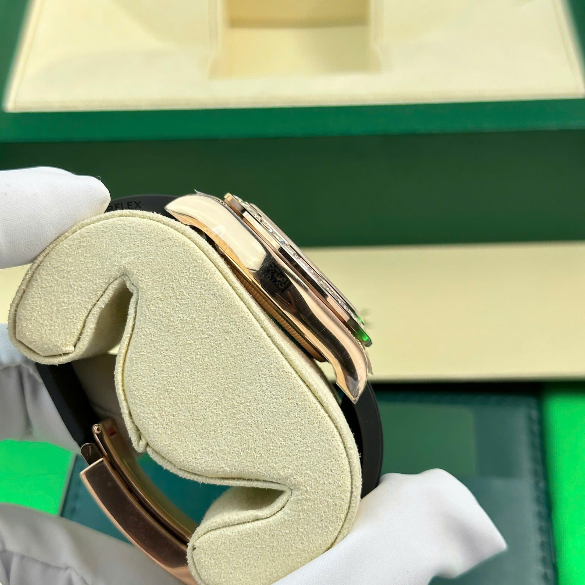 Dong-Ho-Rep-11-Rolex-Daytona-126535TBR-Mat-Sundust-Dinh-Da-Baguette-40mm-12-1