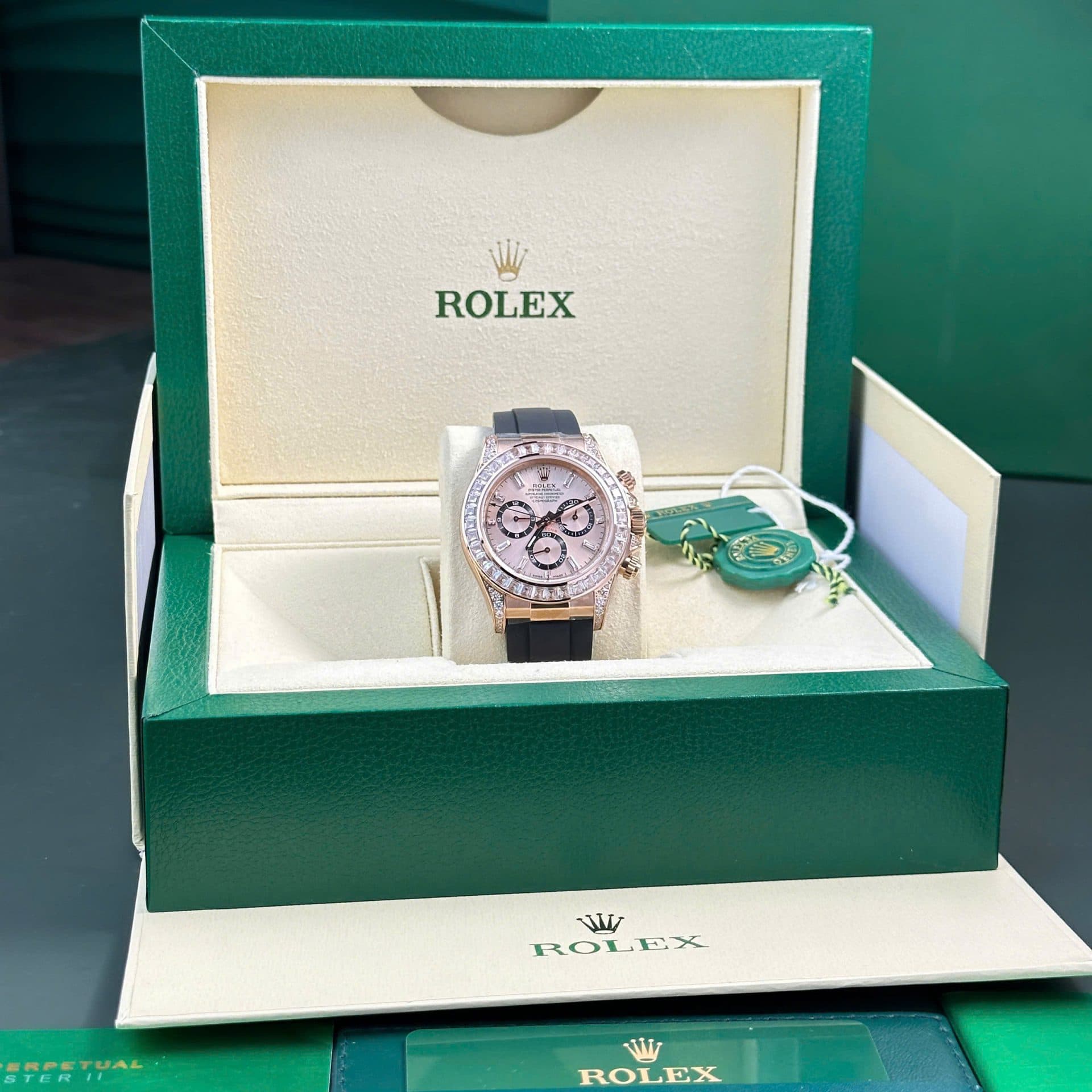 Dong-Ho-Rep-11-Rolex-Daytona-126535TBR-Mat-Sundust-Dinh-Da-Baguette-40mm-9-1