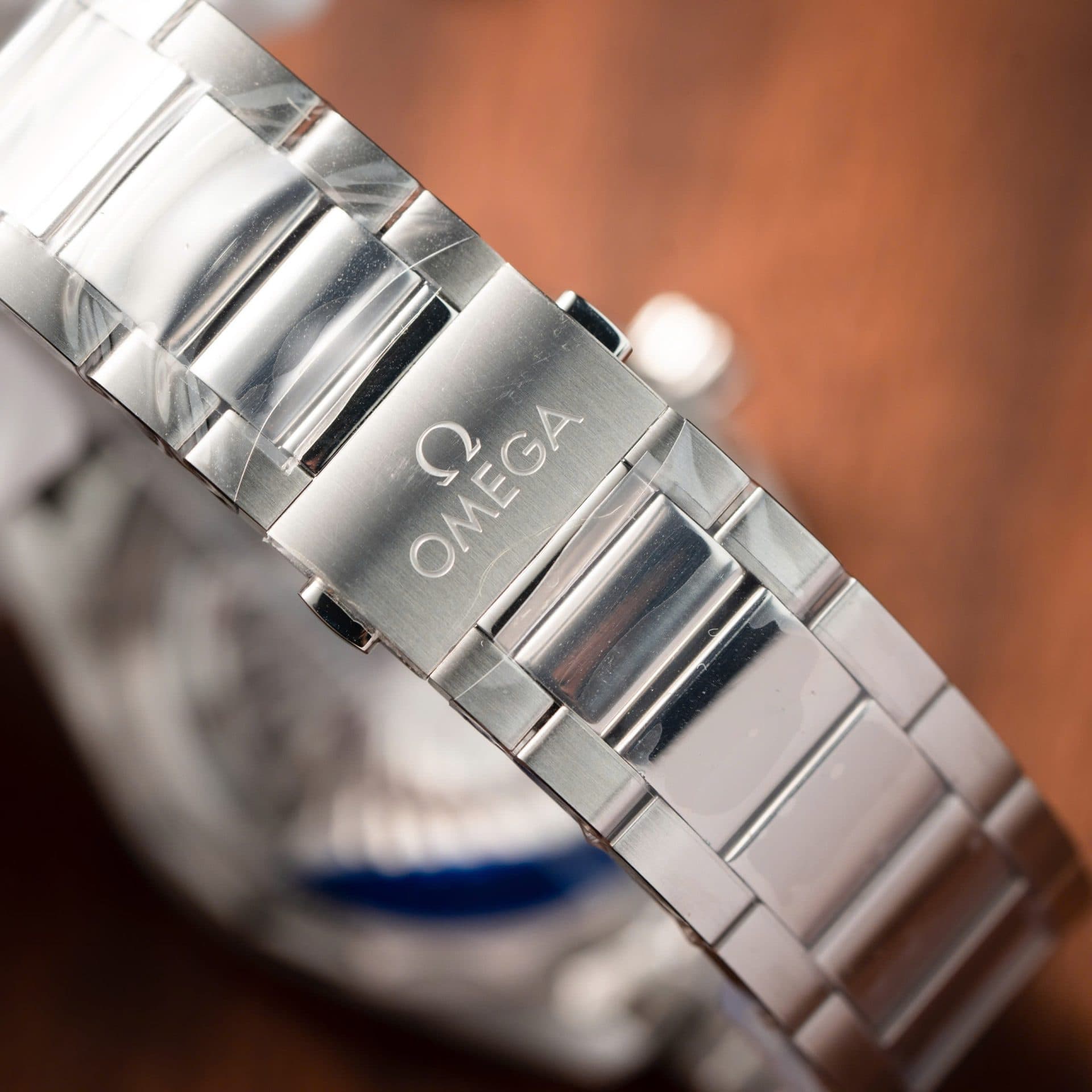 Dong-Ho-Replica-11-Omega-Seamaster-Aqua-Terra-Mat-Den-Nha-May-VS-41mm-11-1