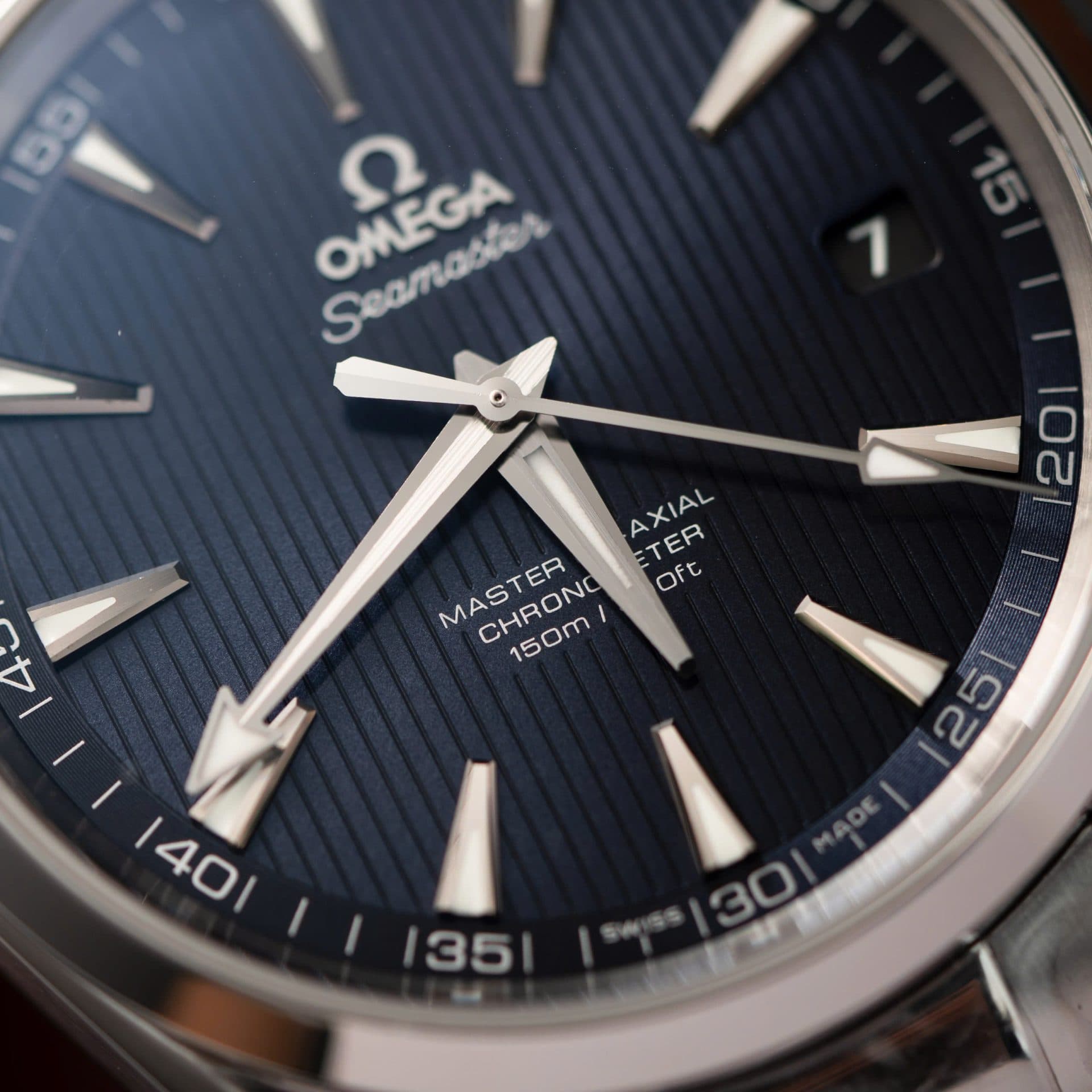 Dong-Ho-Replica-11-Omega-Seamaster-Aqua-Terra-Mat-Den-Nha-May-VS-41mm-5-1