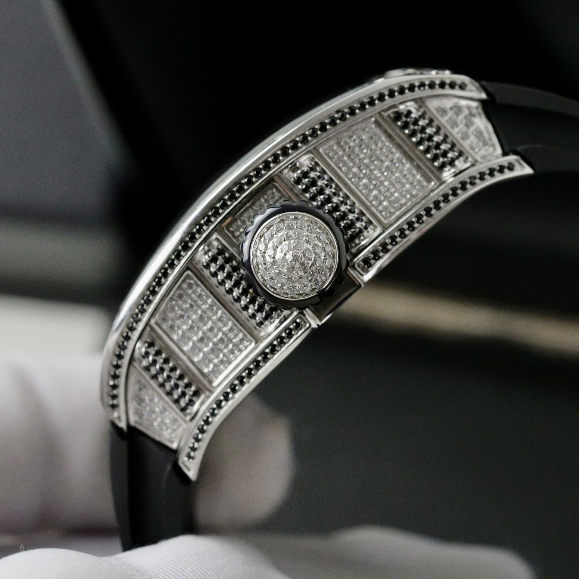 Dong-Ho-Richard-Mille-Ca-Coi-Replica-11-Day-Cao-Su-Den-42mm-1-1