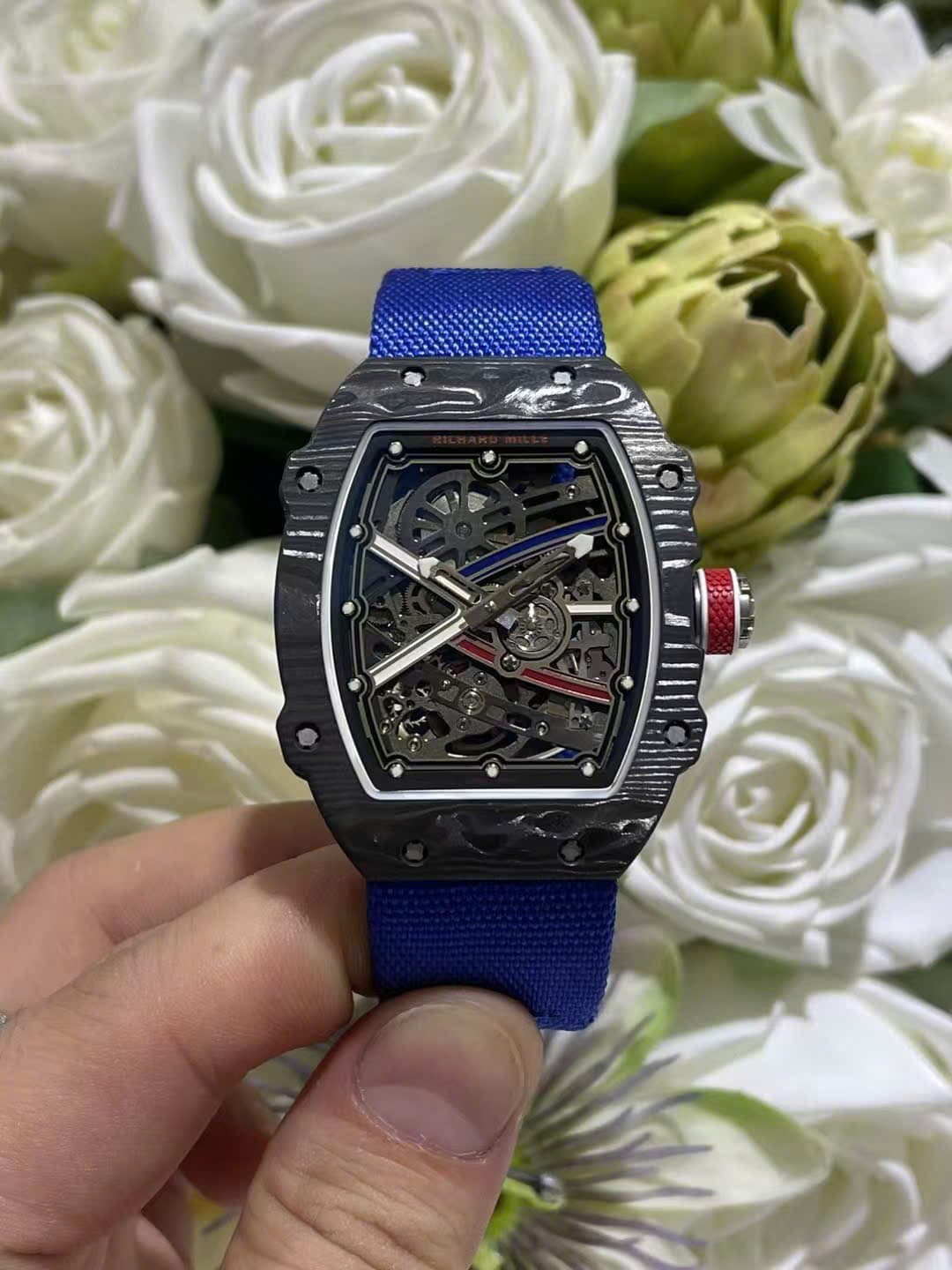 Dong-Ho-Richard-Mille-Che-Tac-RM67-02-Vo-Carbon-Sieu-Mong-Trong-Luong-37-Grams-Sieu-Nhe-38.7×47-3-1
