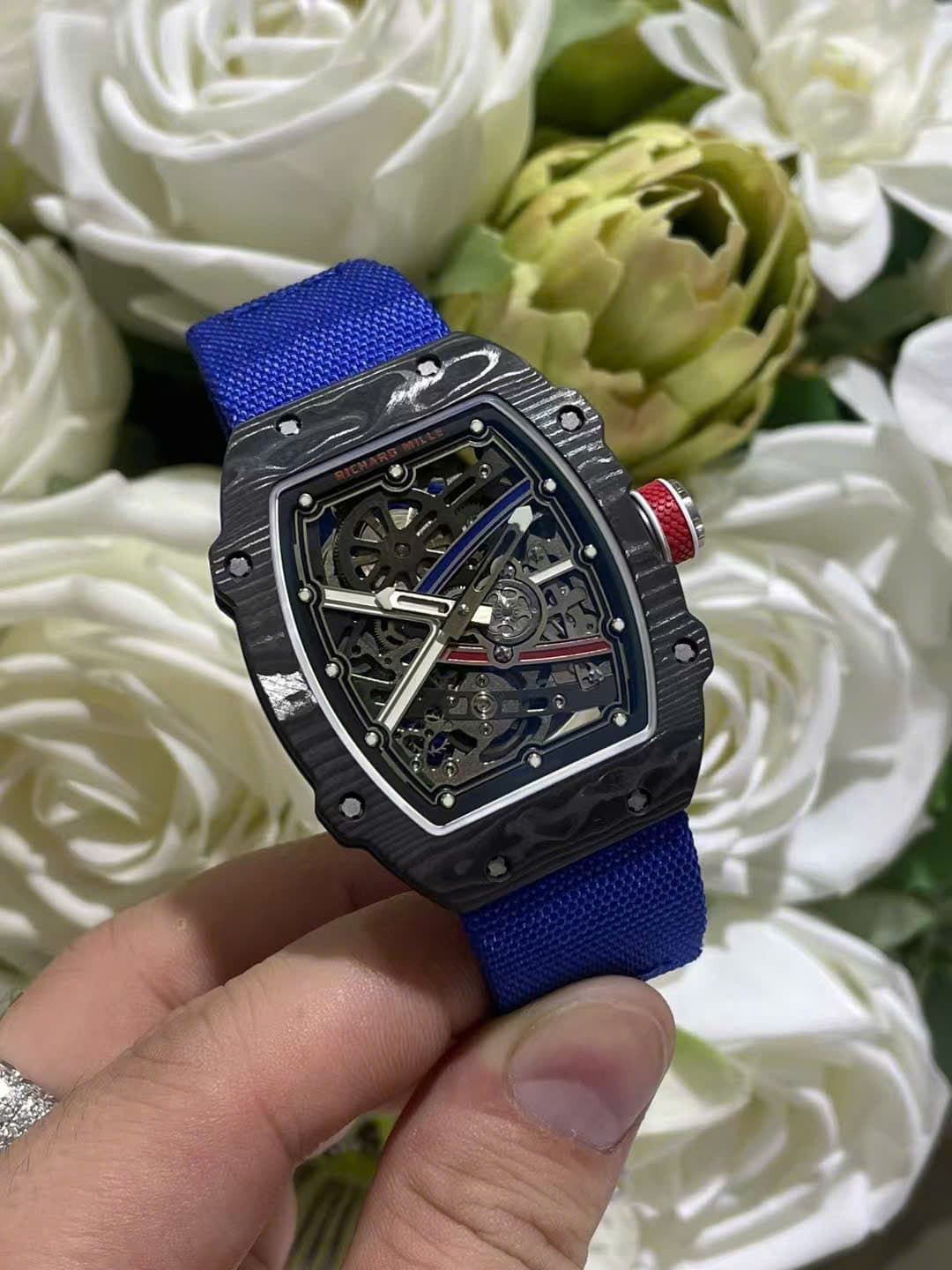 Dong-Ho-Richard-Mille-Che-Tac-RM67-02-Vo-Carbon-Sieu-Mong-Trong-Luong-37-Grams-Sieu-Nhe-38.7Γ47-5-1
