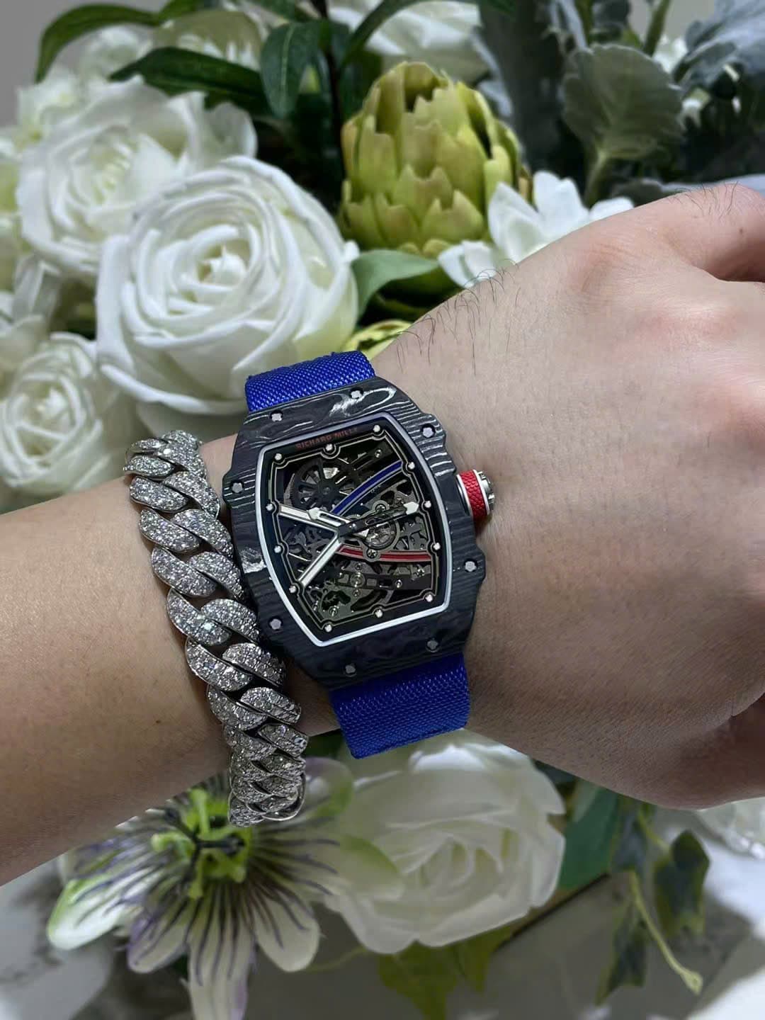 Dong-Ho-Richard-Mille-Che-Tac-RM67-02-Vo-Carbon-Sieu-Mong-Trong-Luong-37-Grams-Sieu-Nhe-38.7Γ47-7-1