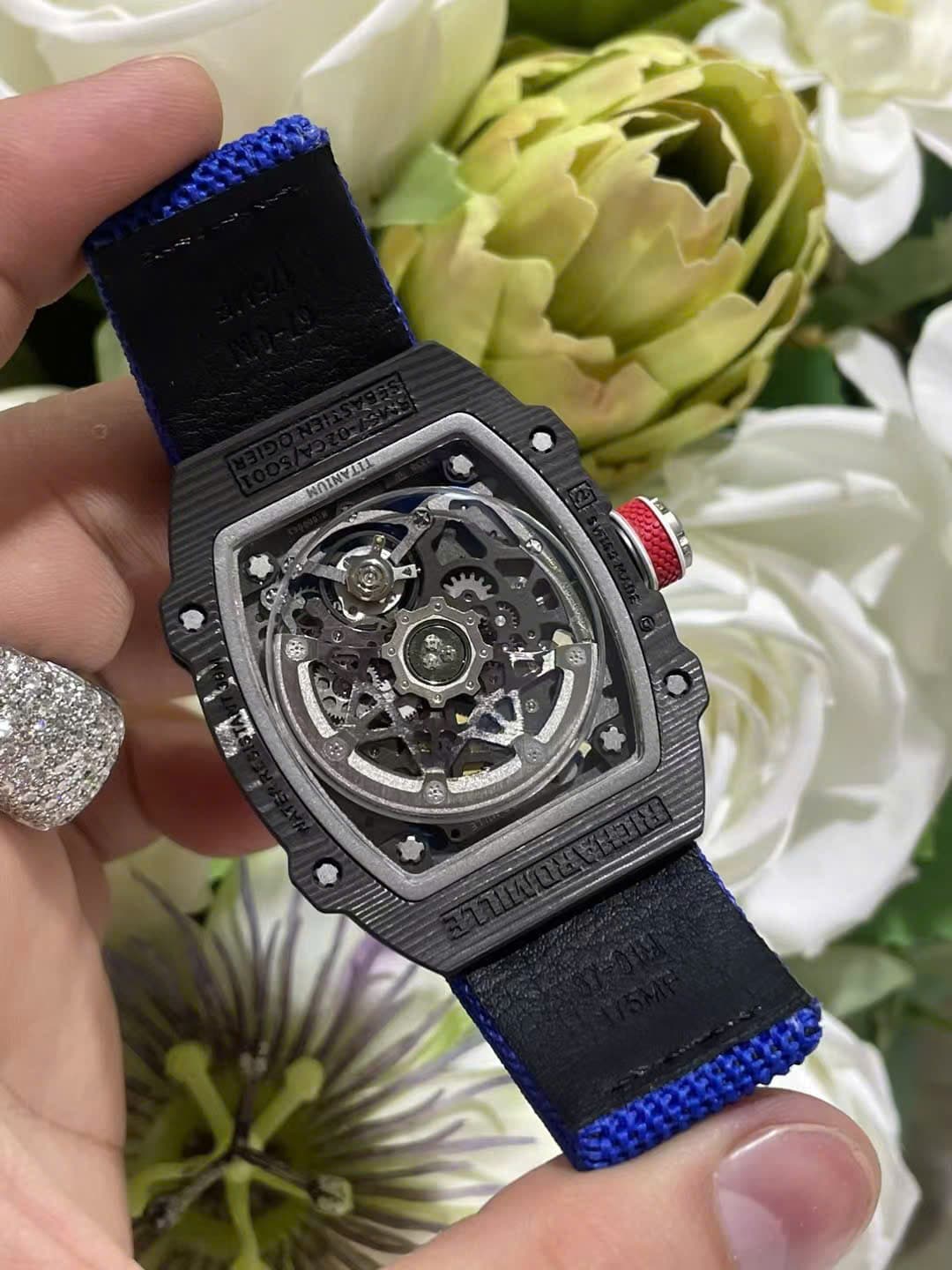 Dong-Ho-Richard-Mille-Che-Tac-RM67-02-Vo-Carbon-Sieu-Mong-Trong-Luong-37-Grams-Sieu-Nhe-38.7Γ47-9-1