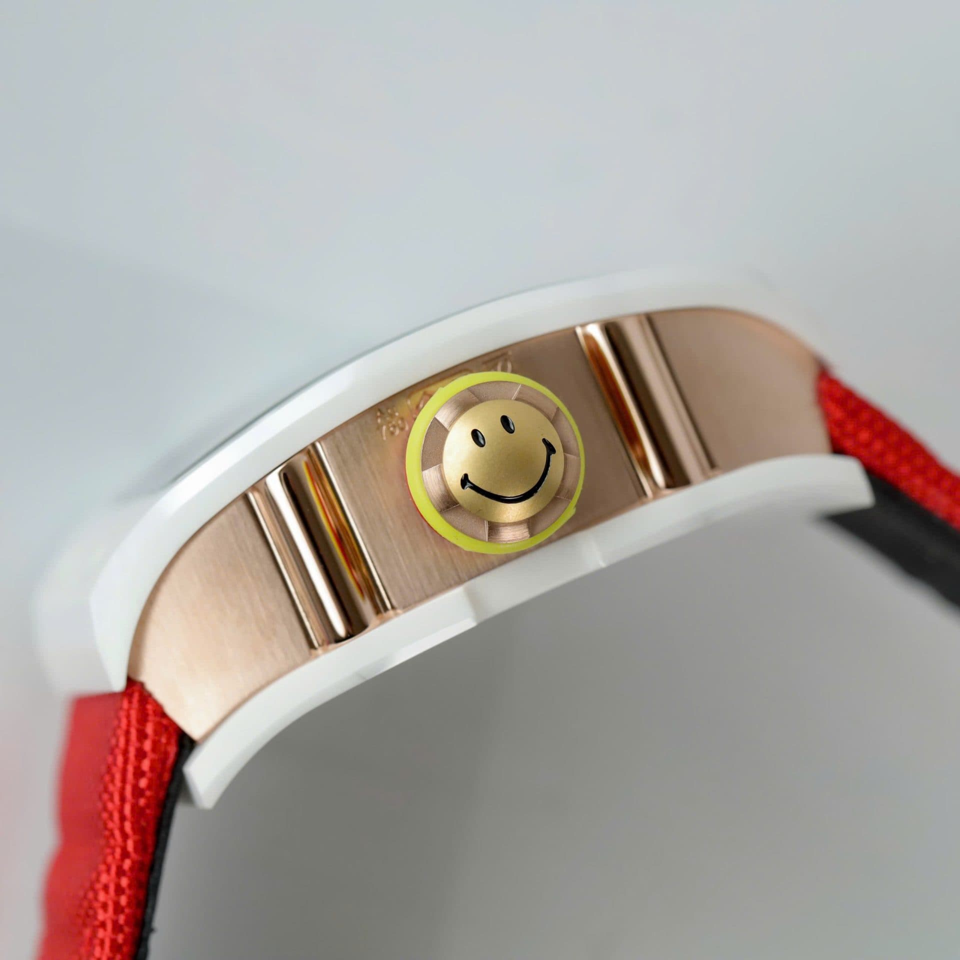 Dong-Ho-Richard-Mille-Clone-11-RM88-Smiley-Vo-Gom-Trang-Day-Vai-Nato-42mm-8-1