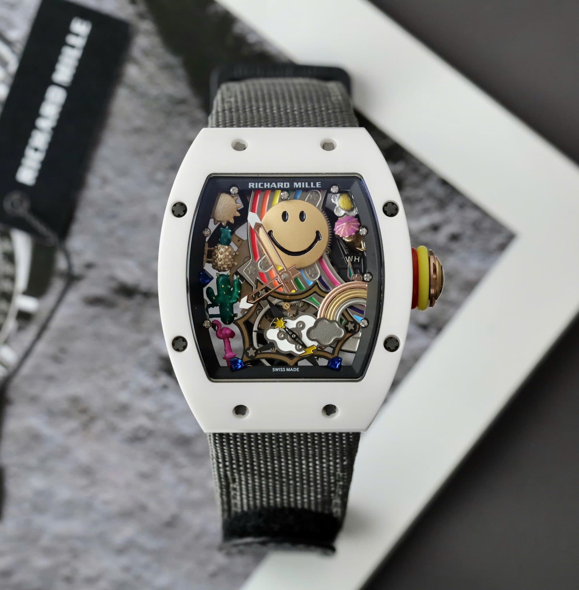 Dong-Ho-Richard-Mille-Fake-11-RM88-Smiley-Day-Vai-Nato-Mau-Xam-42mm-1-1