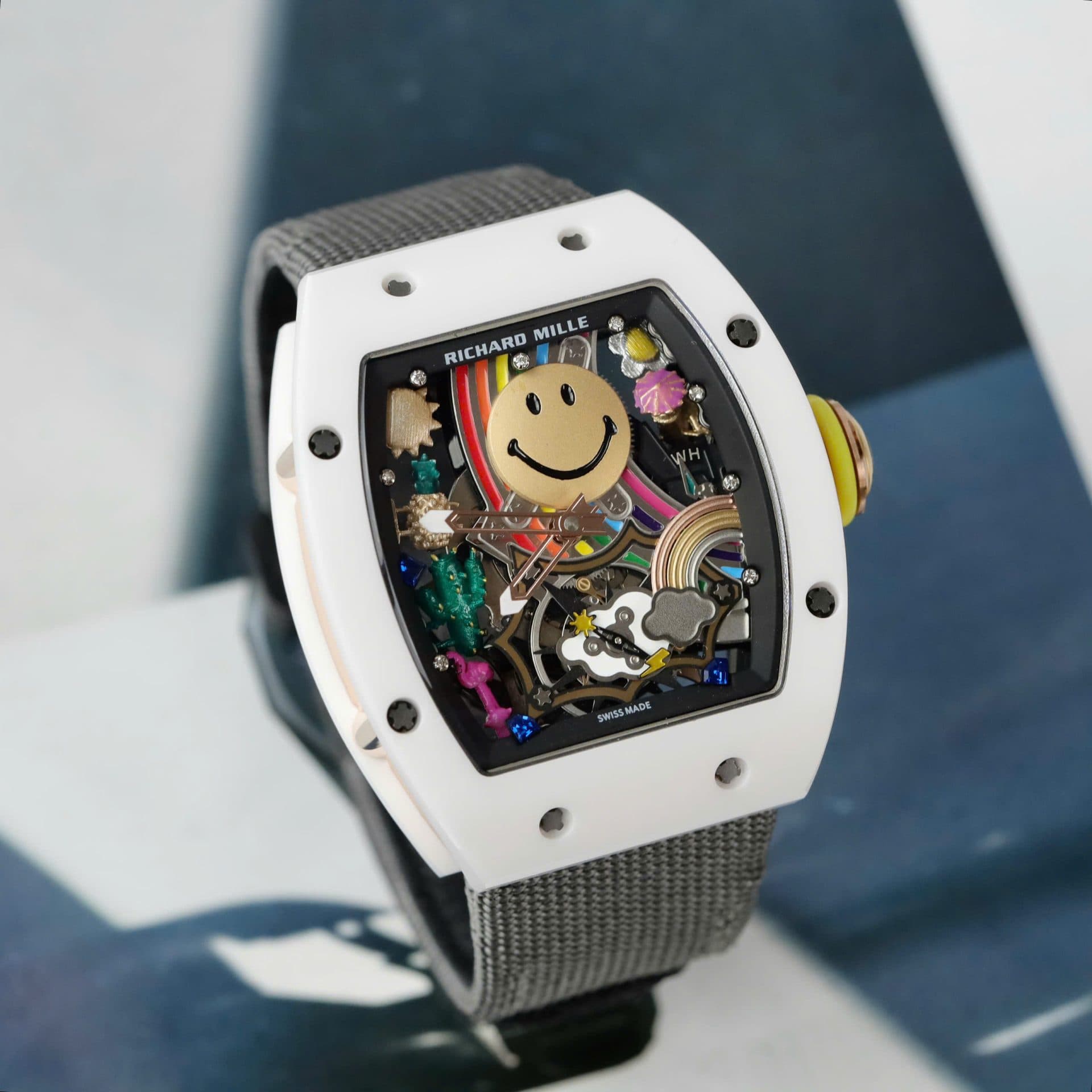 Dong-Ho-Richard-Mille-Fake-11-RM88-Smiley-Day-Vai-Nato-Mau-Xam-42mm-2-1