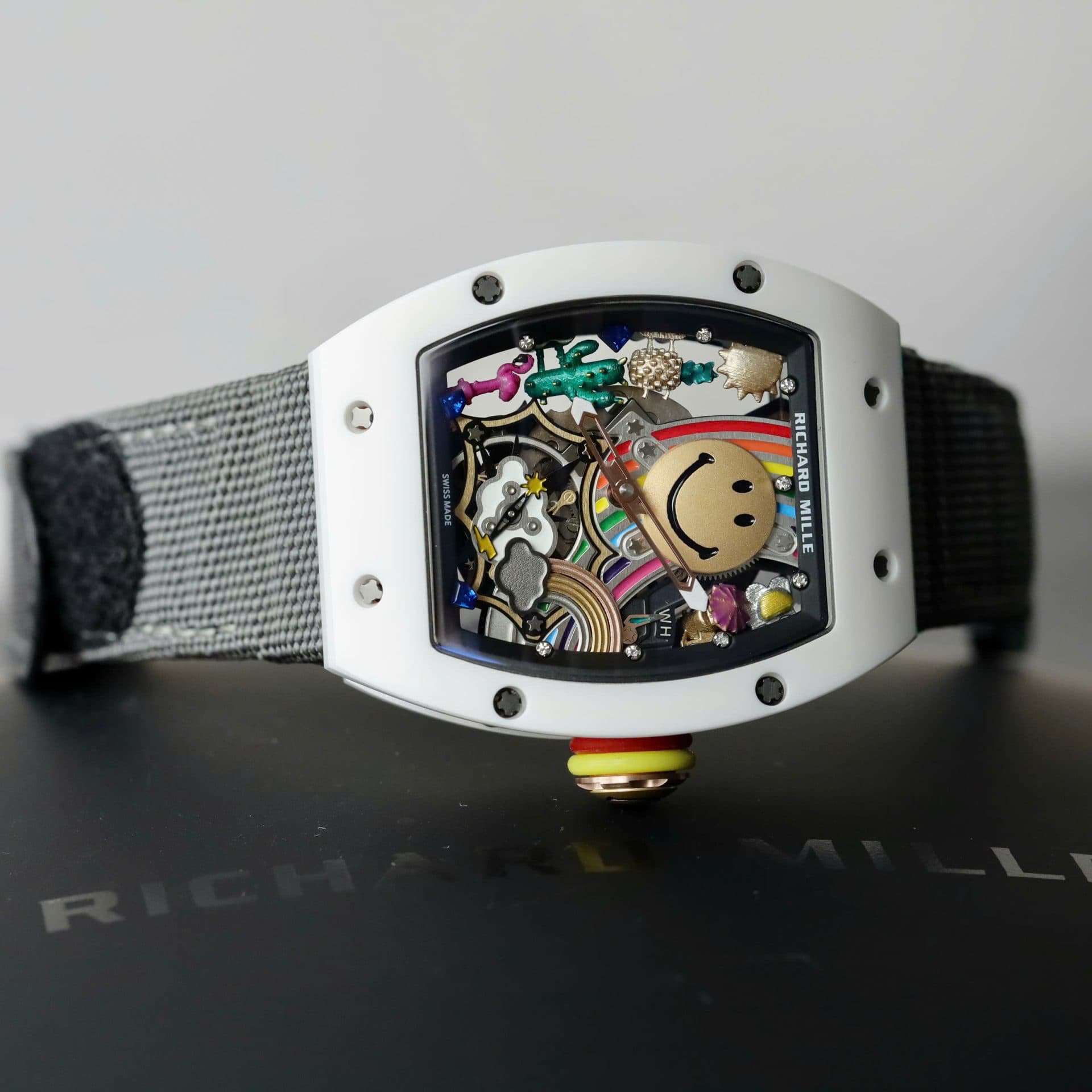 Dong-Ho-Richard-Mille-Fake-11-RM88-Smiley-Day-Vai-Nato-Mau-Xam-42mm-3-1